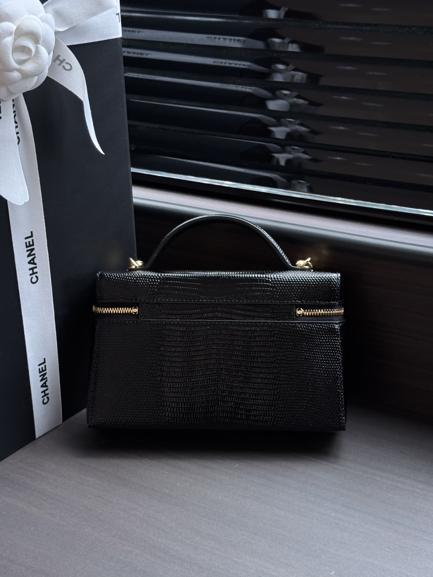 Chanel Small Vanity with chain Lizard Embossed Calfskin & Gold-Tone Metal Black AS5195 A