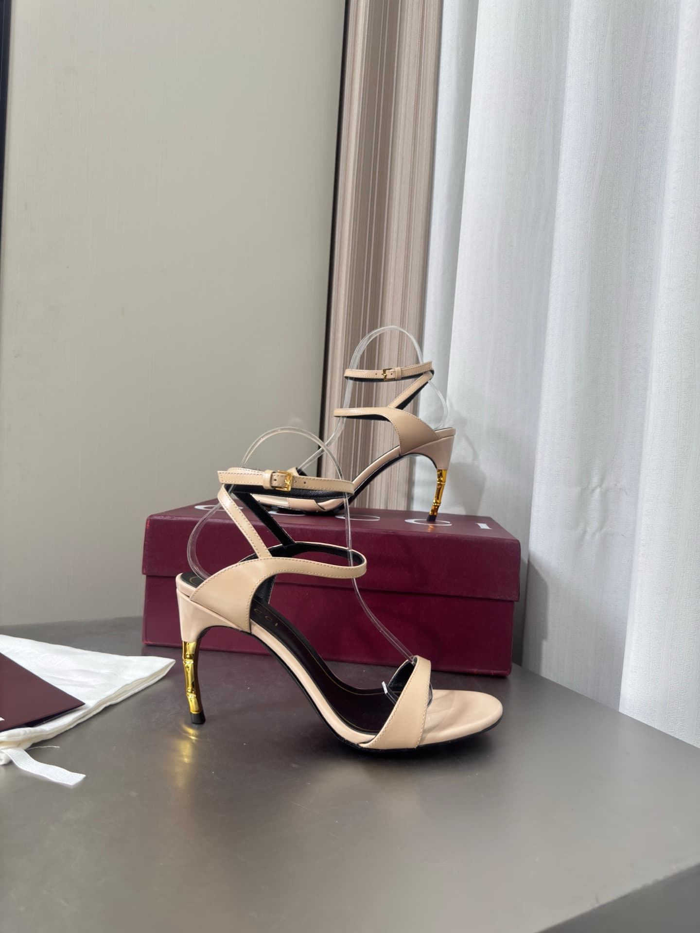 Gucci Patent Leather Strappy Sandal Shoes Women