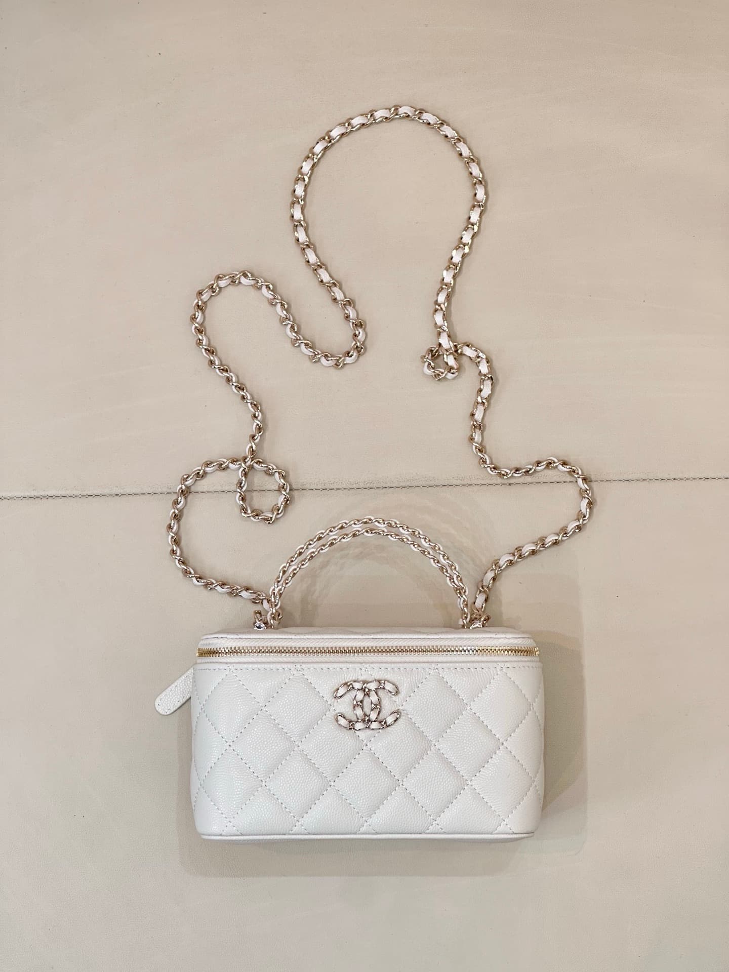 Chanel Classic Top Handle Vanity Case Grained Calfskin& Gold-Tone Metal White AP5182 TOP