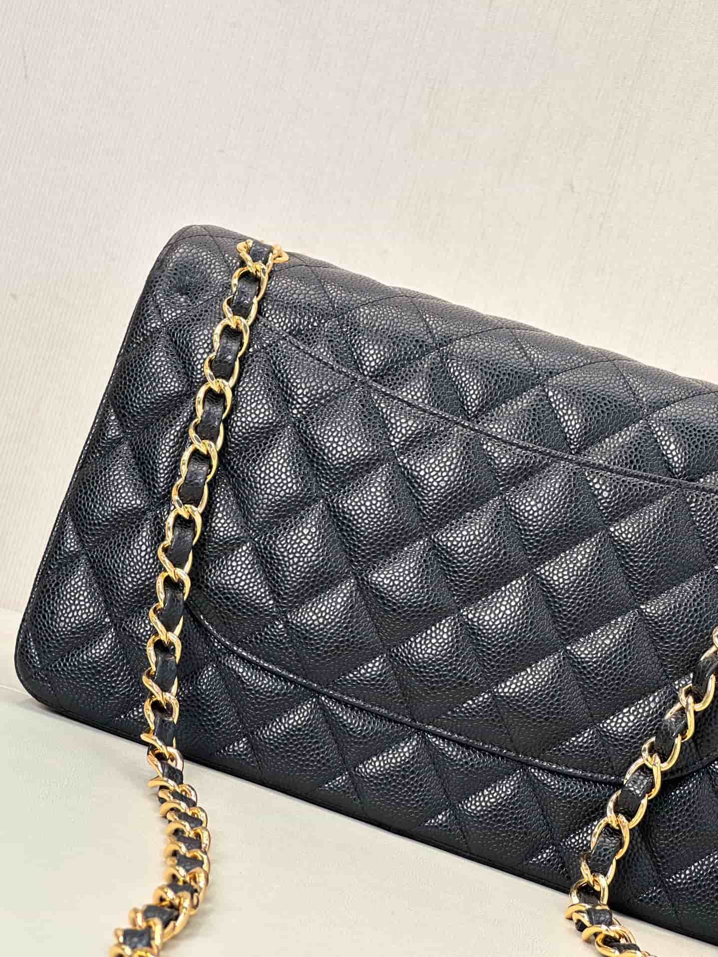 Chanel Large CLASSIC HANDBAG Grained Calfskin Black Gold Metal TOP