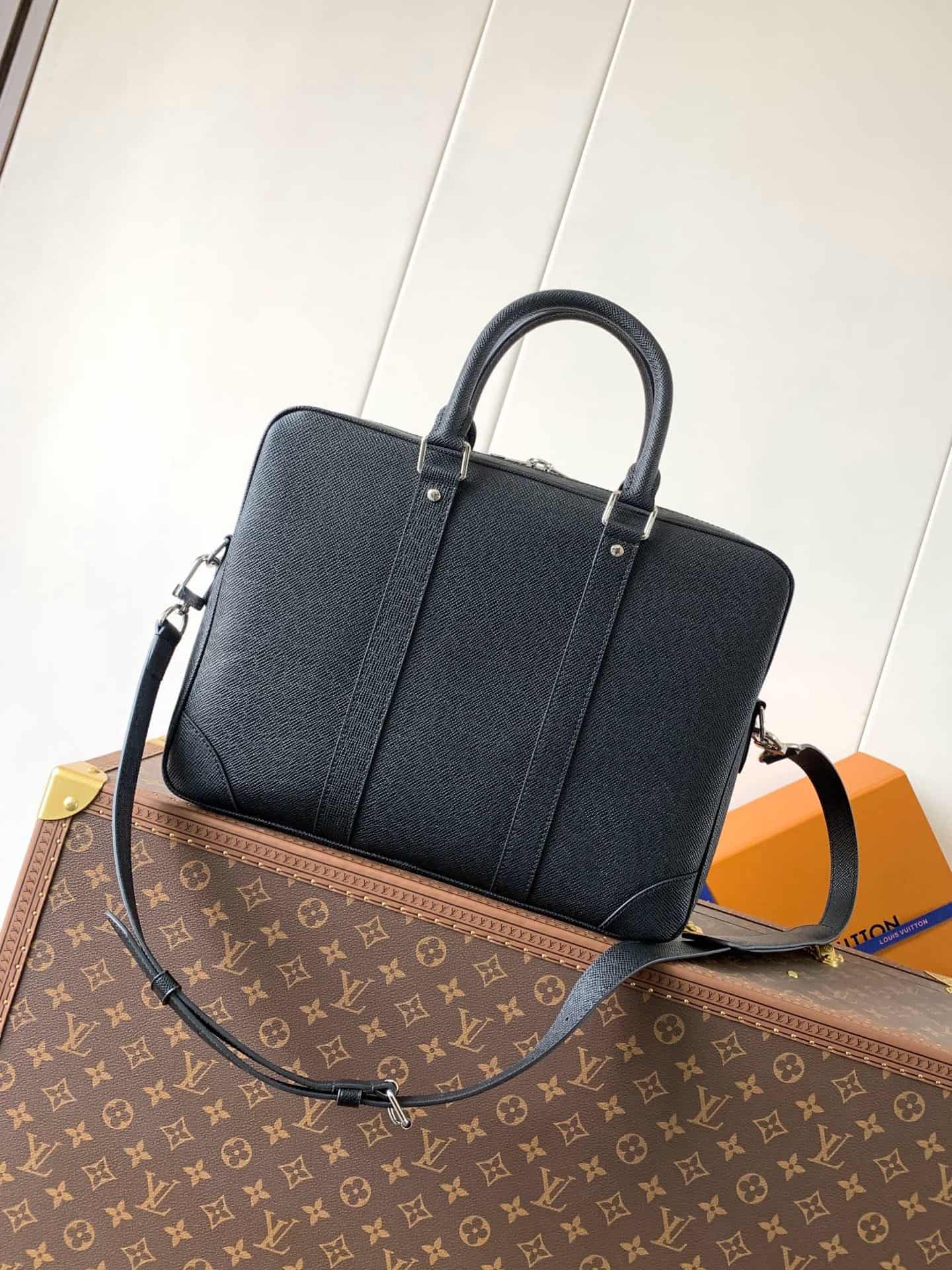 Louis Vuitton Porte-Documents Voyage PM Attaché Case Black Taiga Noir cowhide leather M30925 High