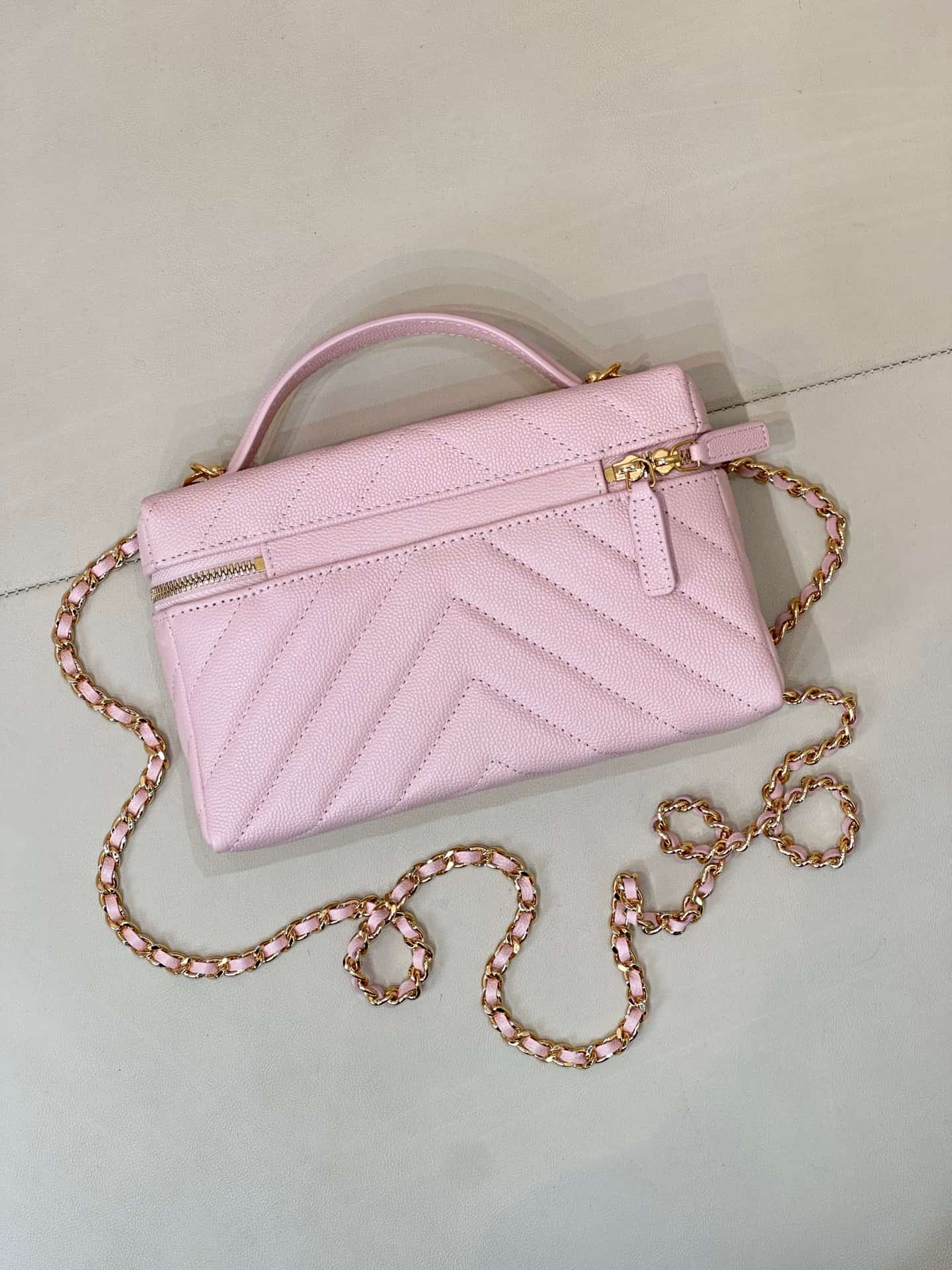 Chanel Vanity with Chain Grained Shiny Calfskin & Gold-Tone Metal Pink AP5212 TOP