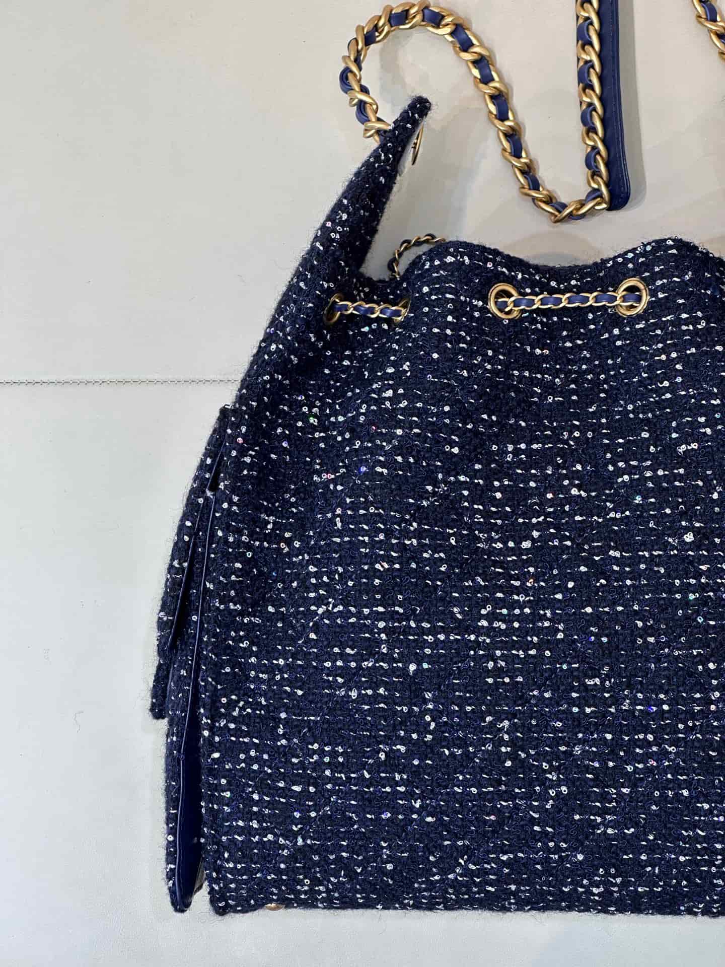Chanel 25 Medium Hobo handbag AS5311 Wool Tweed & Gold-Tone Metal Dark Blue TOP