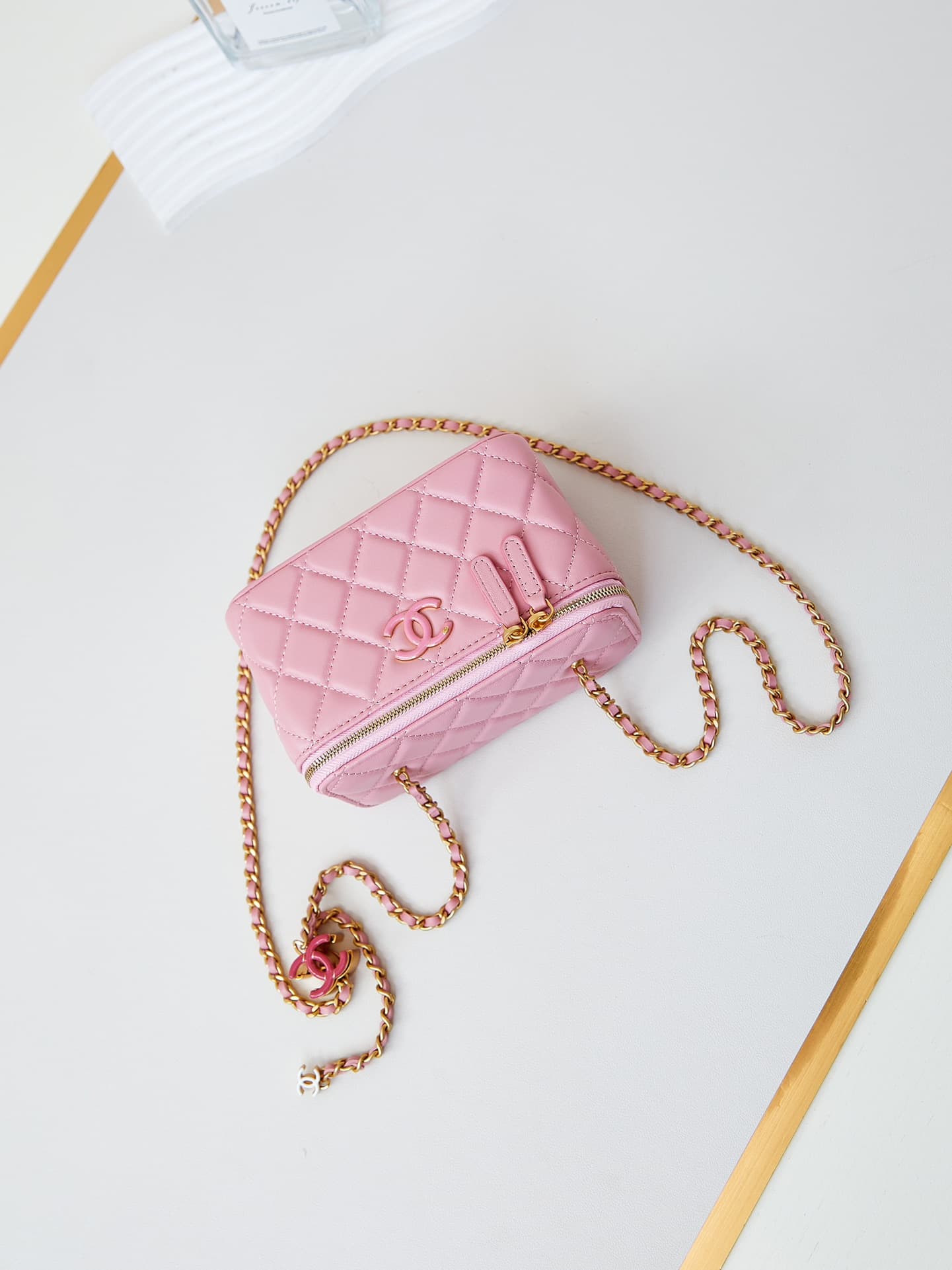 Chanel Vanity with Chain AP3940 Lambskin Pink A