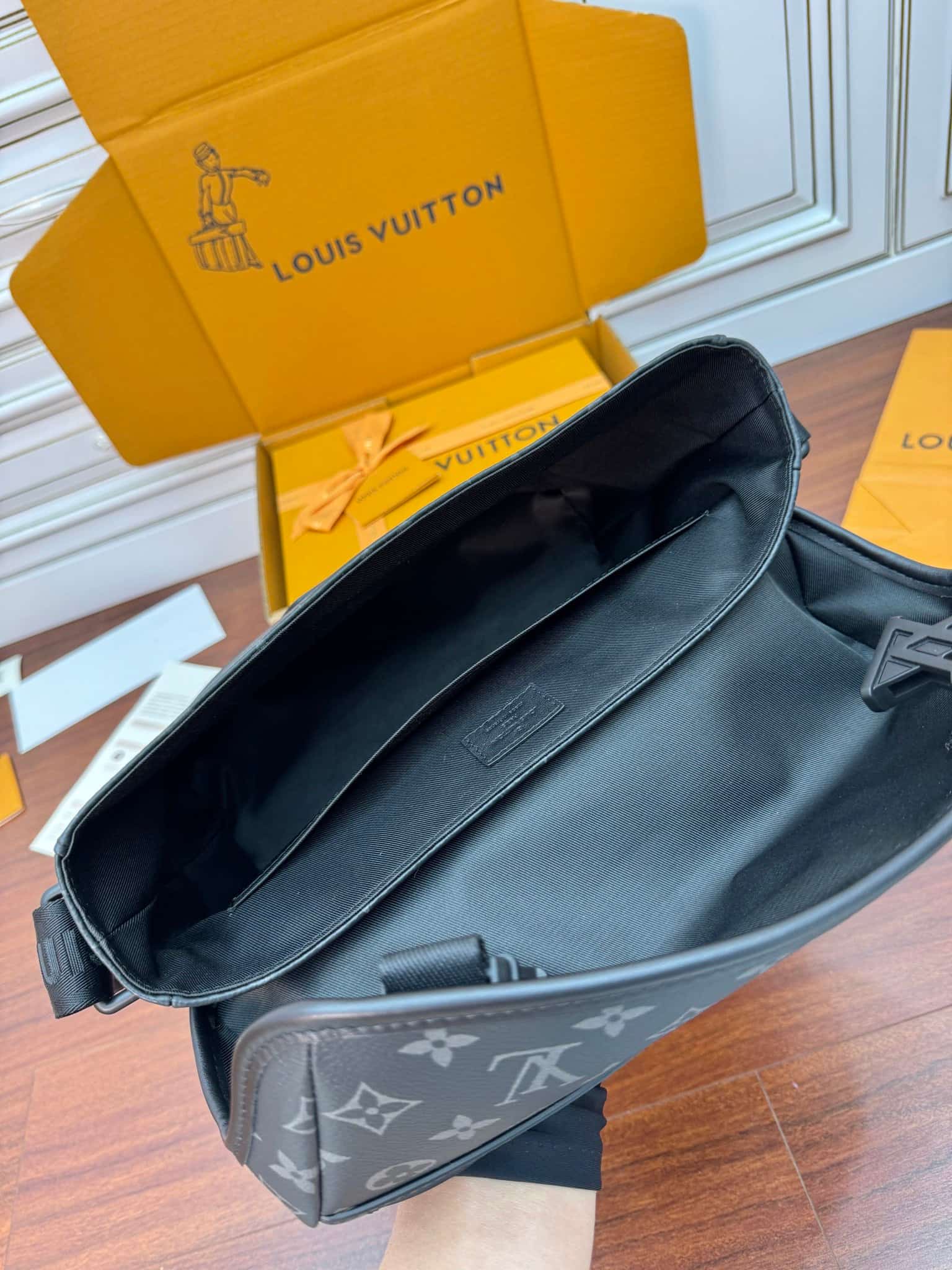 Louis Vuitton Messenger Voyager PM Monogram Eclipse coated canvas M12517 TOP