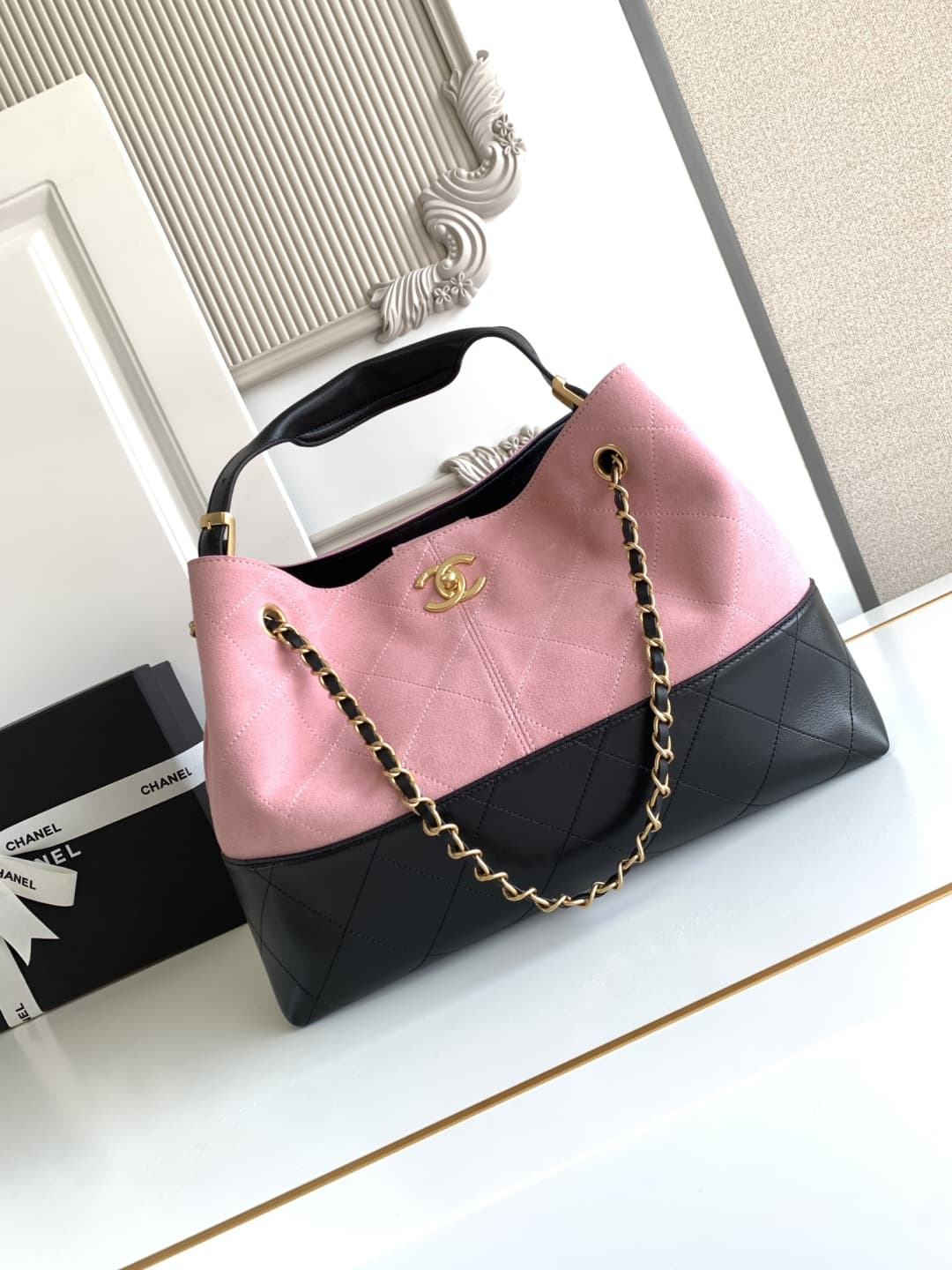 Small Shopping Bag Suede Calfskin, Shiny Lambskin & Gold-Tone Metal AS5634 A