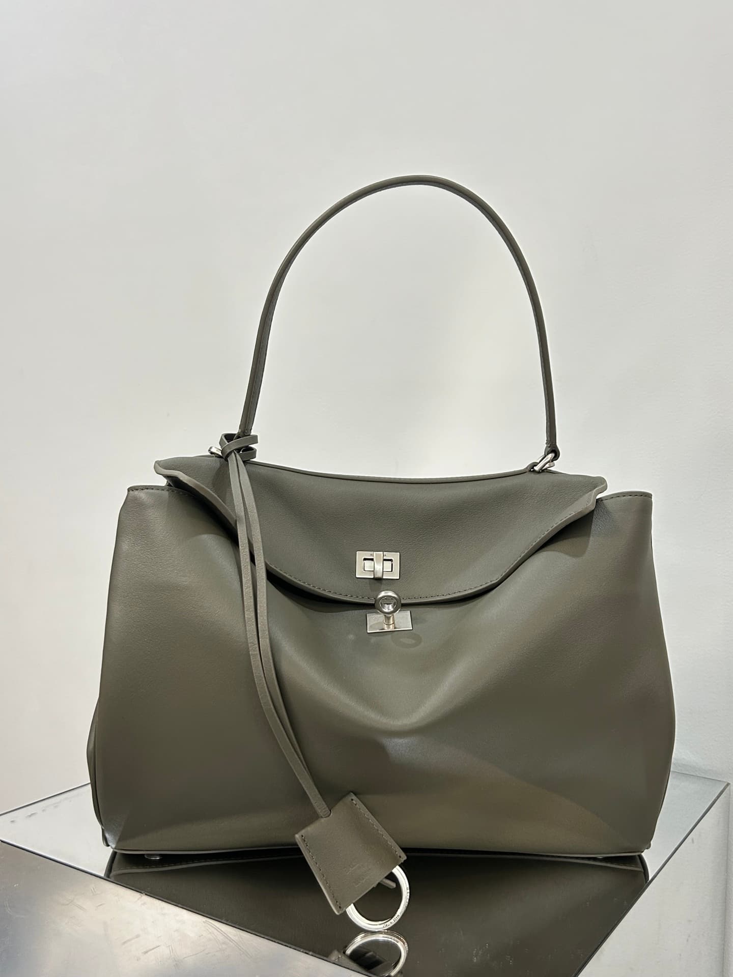 Balenciaga Rodeo Medium Bag in Khaki Leather With Sliver-Tone Metal TOP