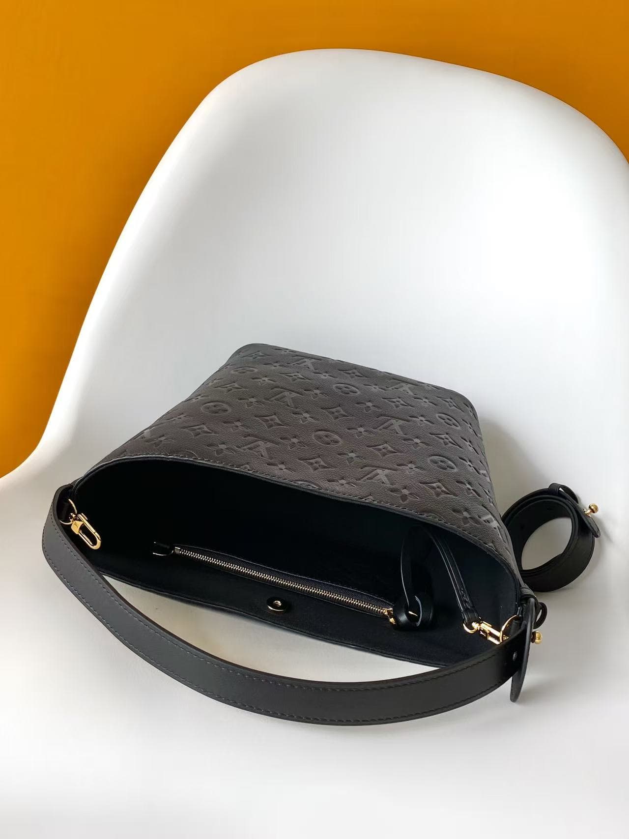 Louis Vuitton All In MM Black Embossed grained cowhide leather M29090 High