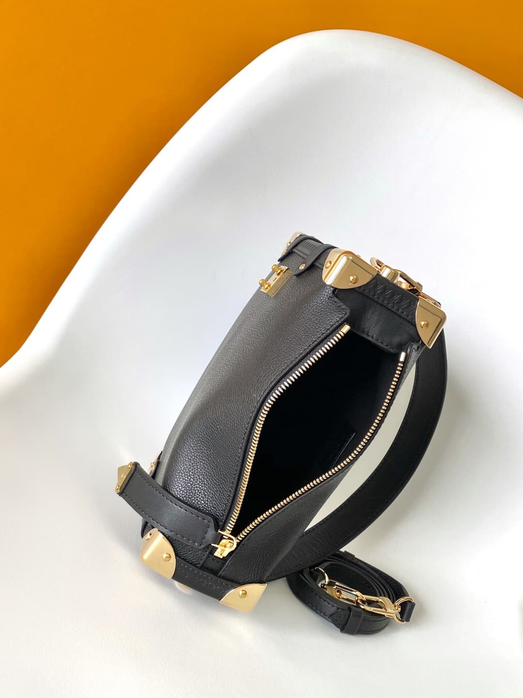 Louis Vuitton Side Trunk MM Black Grained calf leather M25166 High