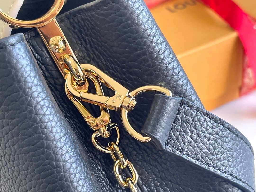 Louis Vuitton Capucines MM M25386 TOP