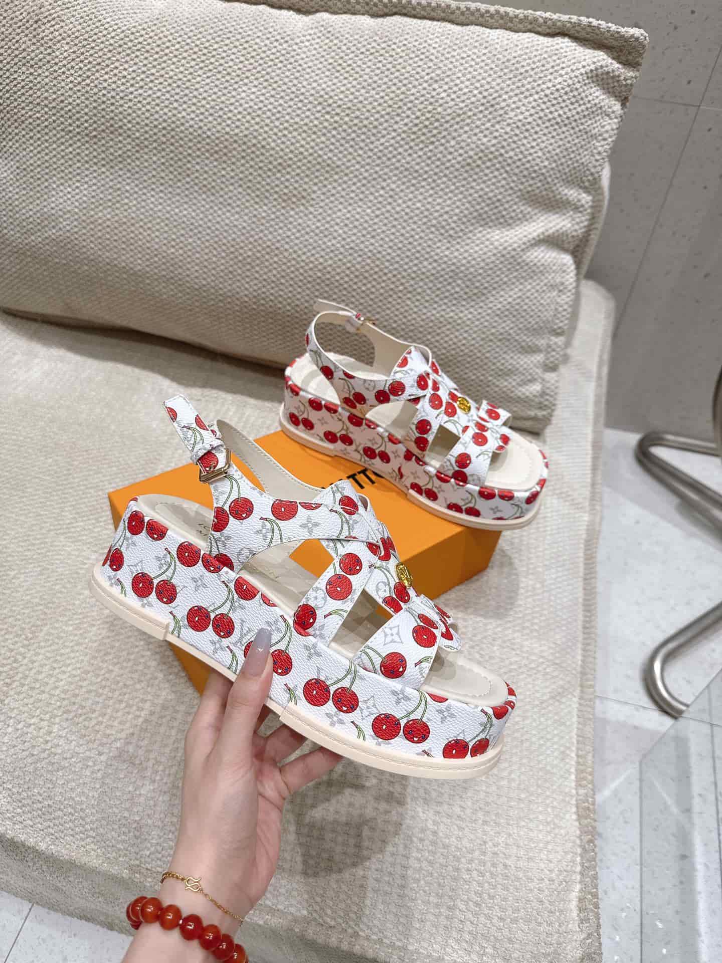 Louis Vuitton Sandal shoes Women