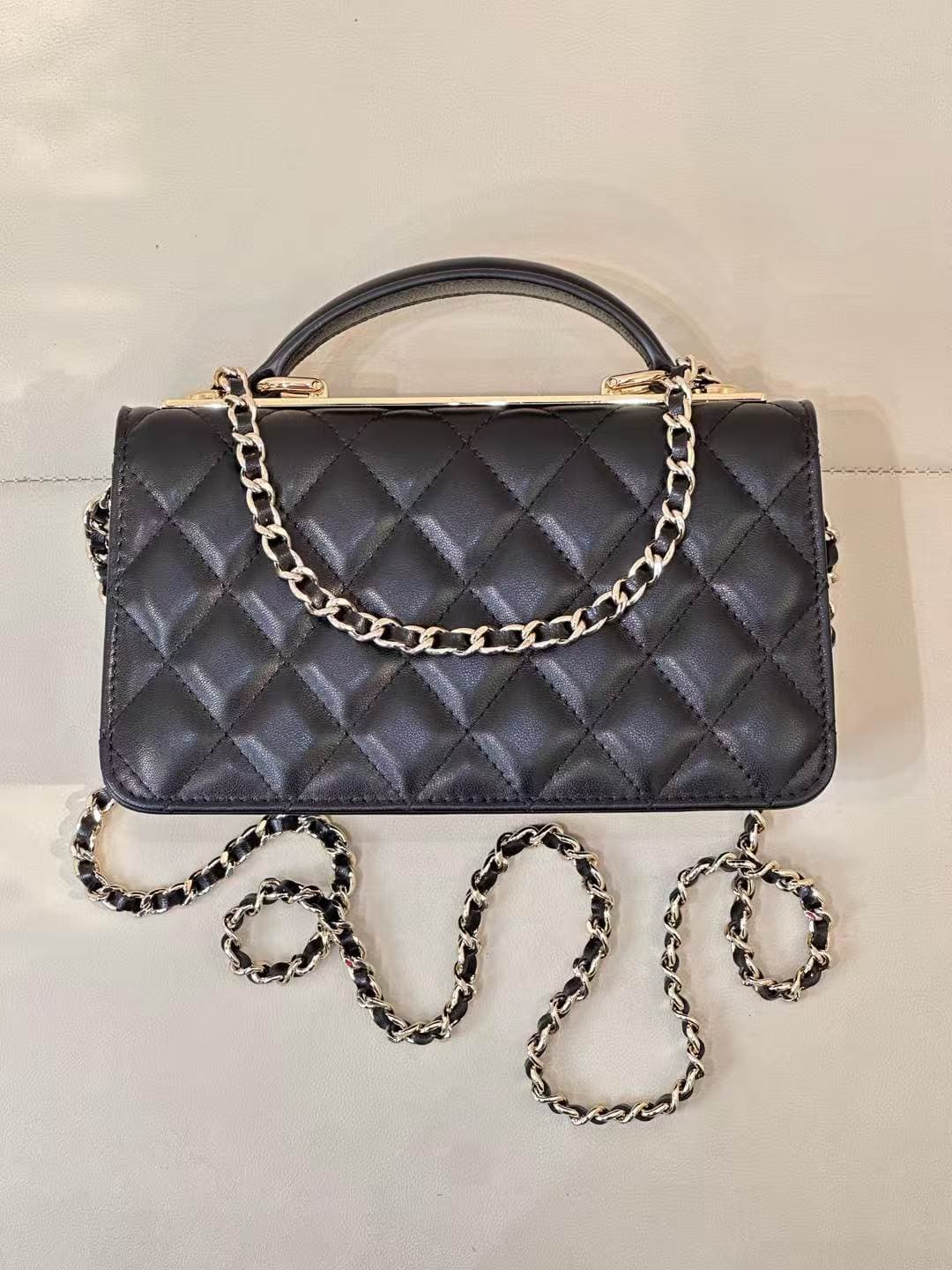 Chanel Clutch with chain Lambskin & Gold-Tone Metal AP4184 TOP