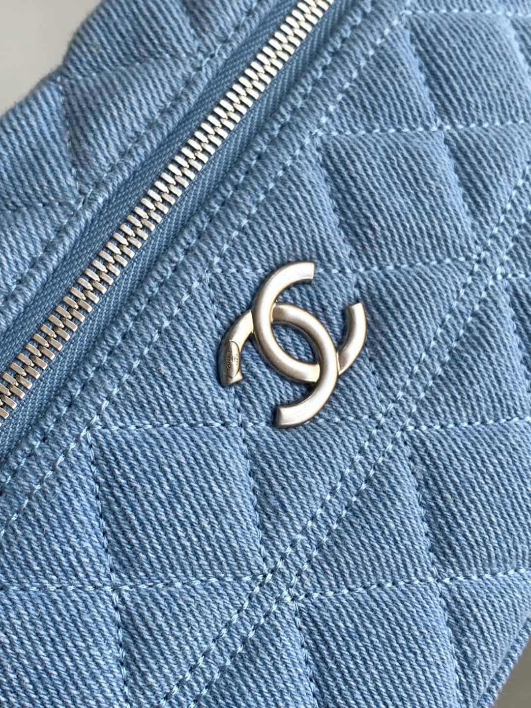 Chanel VANITY WITH CHAIN AP4407 Denim & Anti Silver-Tone Metal Blue High