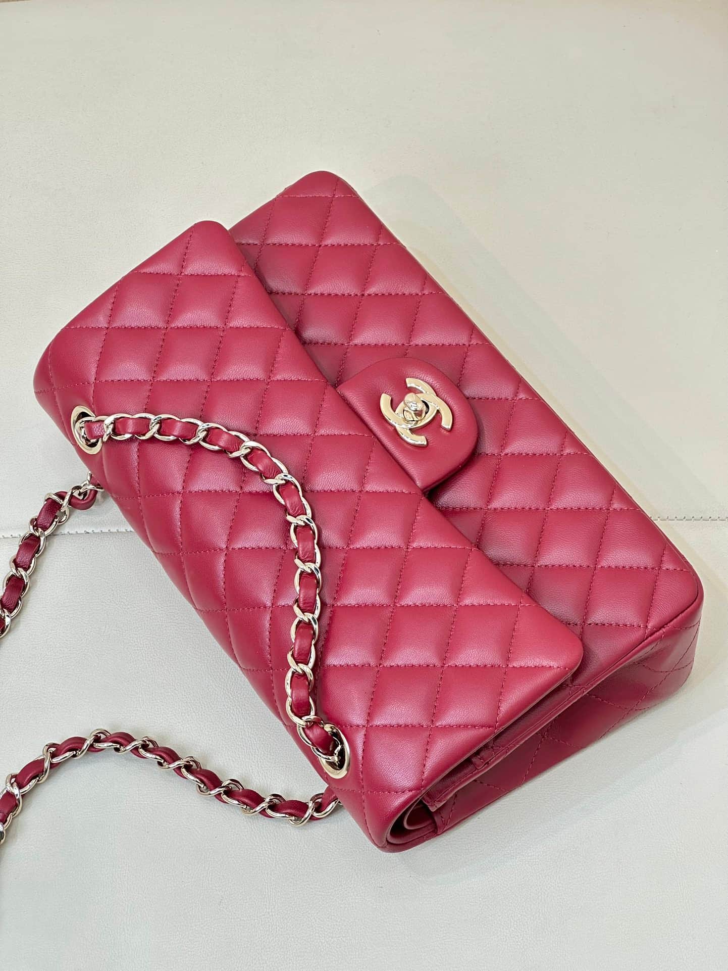 Chanel Medium CLASSIC HANDBAG Lambskin Gold-Tone Metal Burgundy TOP