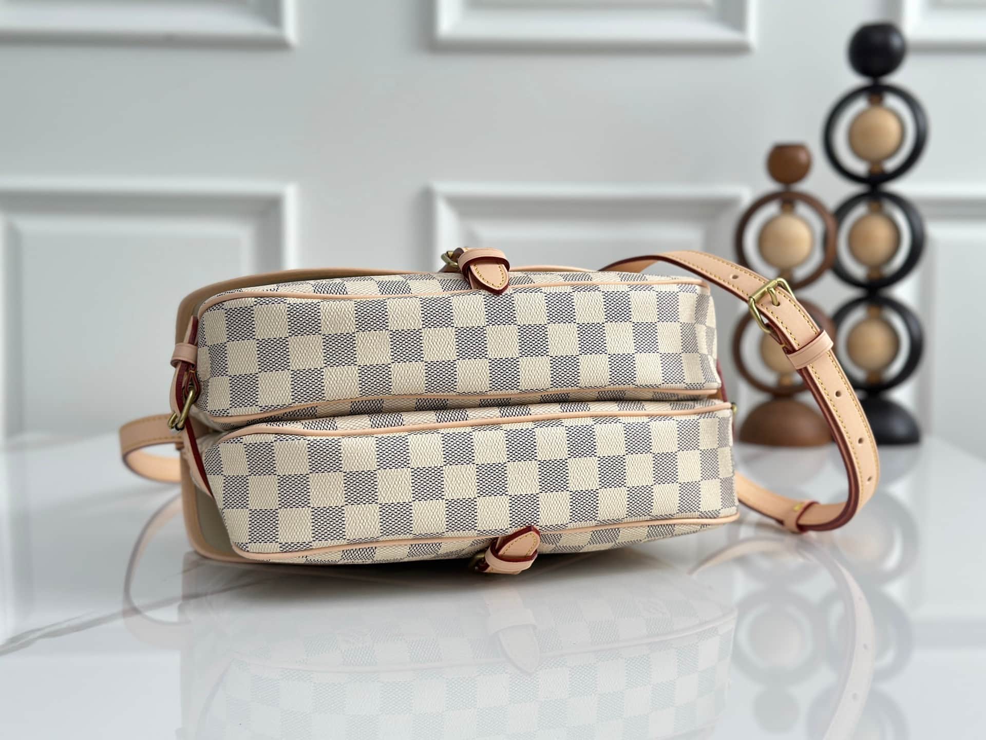 Louis Vuitton Damier Azur Saumur messenger bag N48202 High