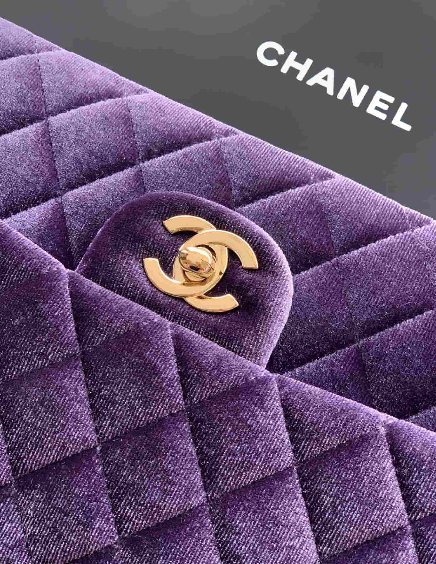 Chanel Medium CLASSIC HANDBAG Velvet  & Gold-Tone Metal Purple A