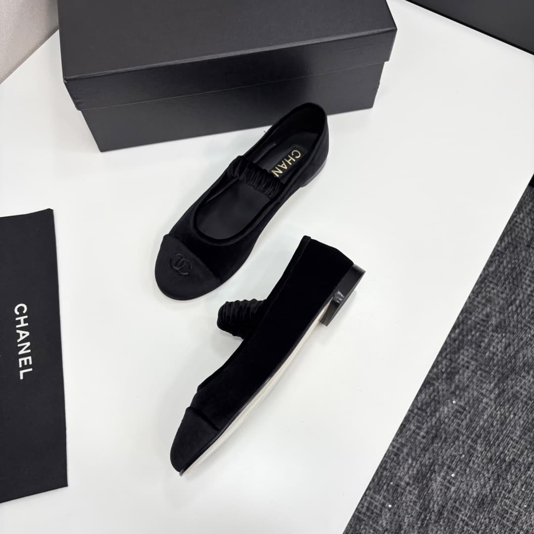 Chanel Lambskin Grosgrain Cap Toe CC Ballerina Flats Shoes Women