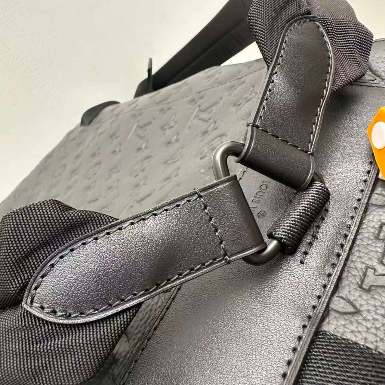Louis Vuitton Christopher MM Taurillon cowhide leather M55699 Black TOP