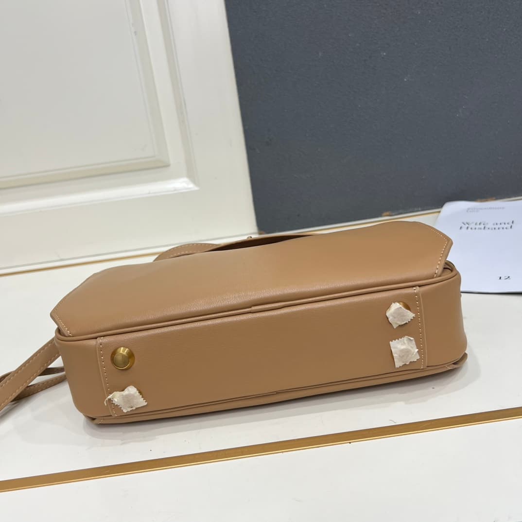 Balenciaga Shoulder Bag in Caramel Mid