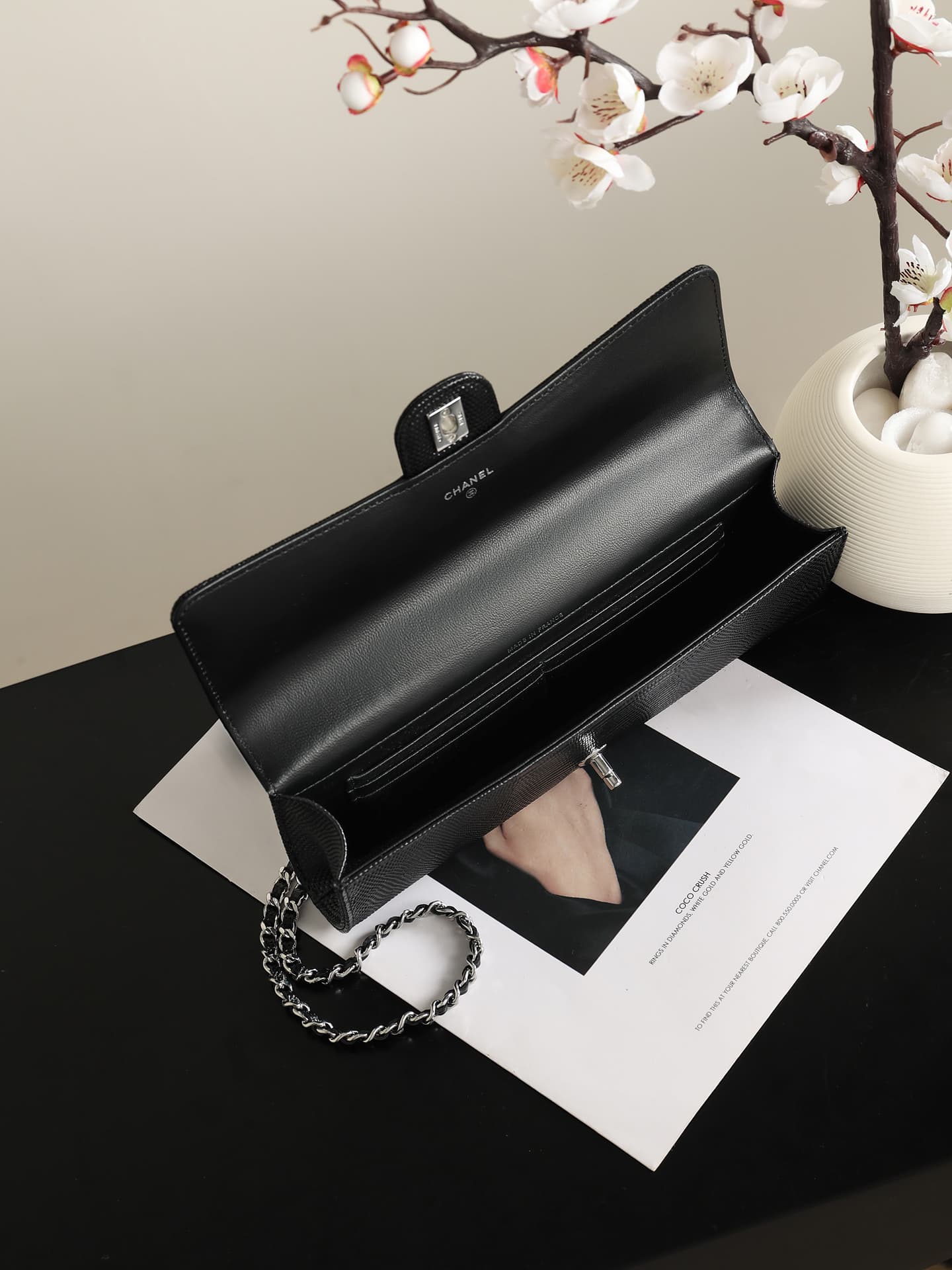 Chanel Clutch with chain Lizard Embossed Calfskin & Silver-Tone Metal Black AP5280 A