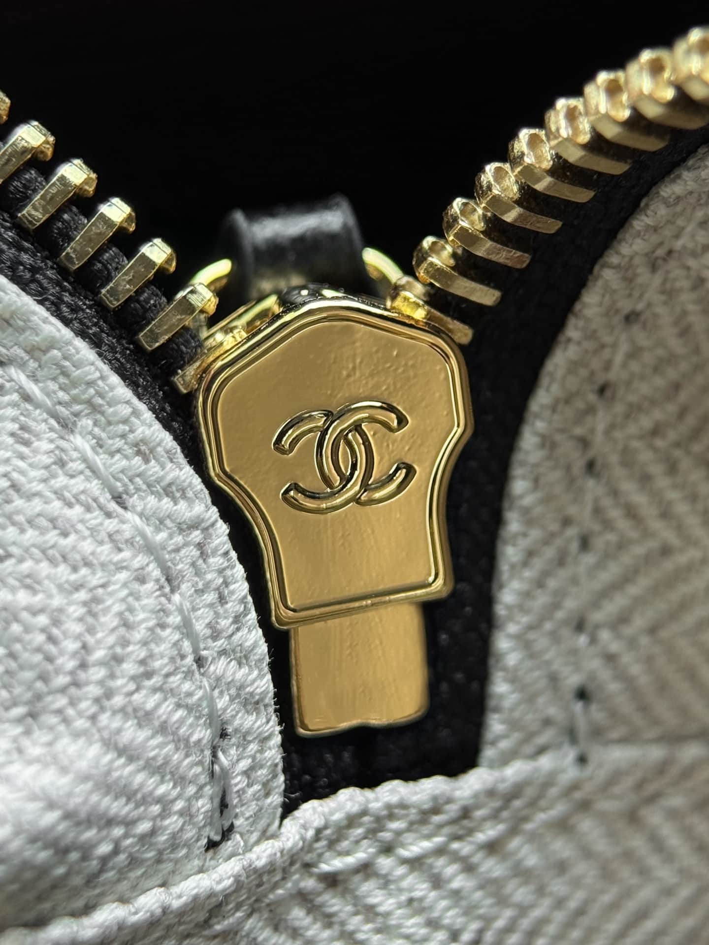 Chanel Maxi Camera Case Lambskin & Gold Metal Black AS6443 A