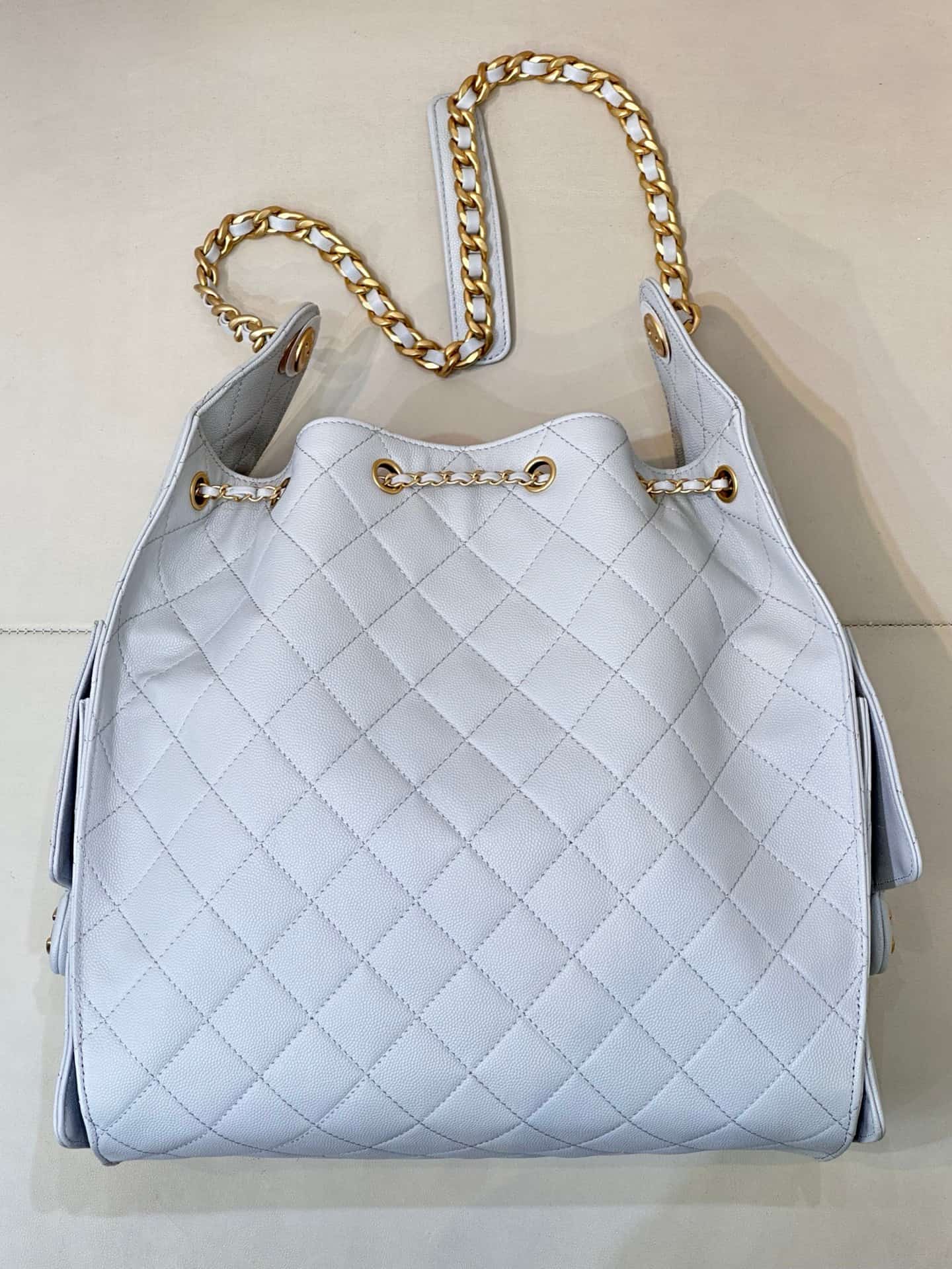 Chanel 25 Medium Hobo handbag AS5311 Grained Calfskin & Gold-tone Metal Light Grey TOP