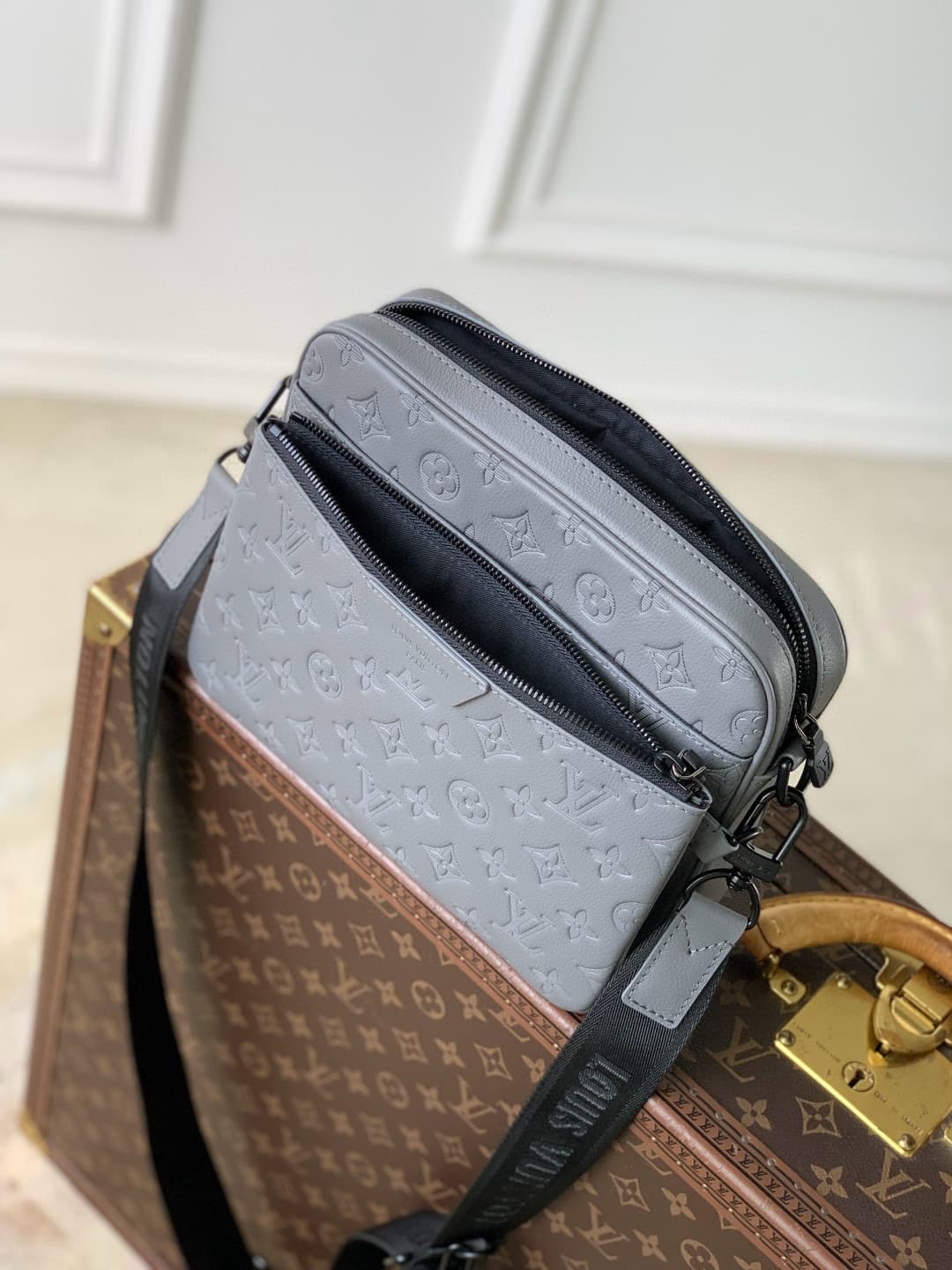 Louis Vuitton Trio Messenger Anthracite Gray Monogram Shadow calfskin leather M27185 High