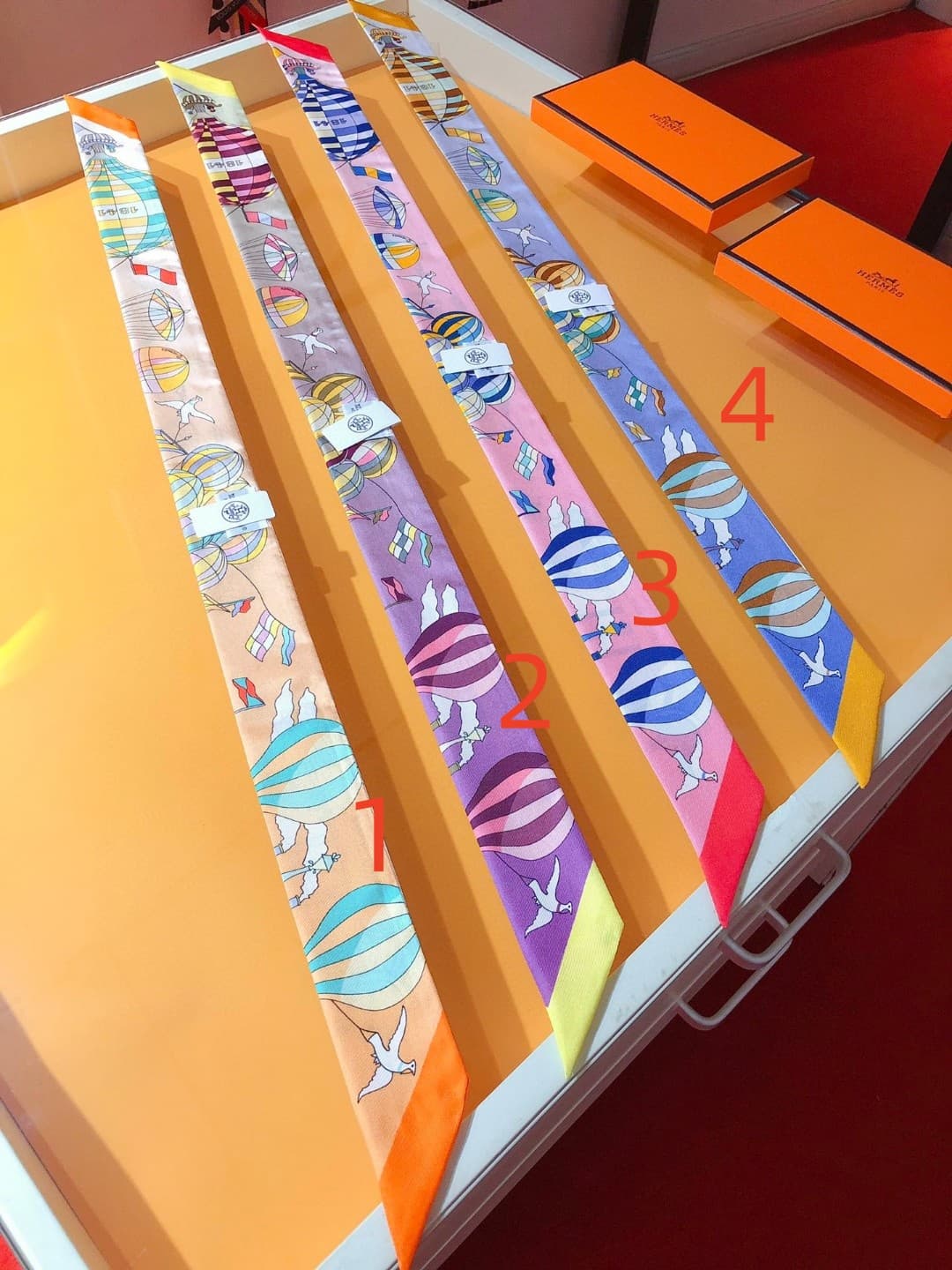 Hermès Les Folies Du Ciel Silk Twilly