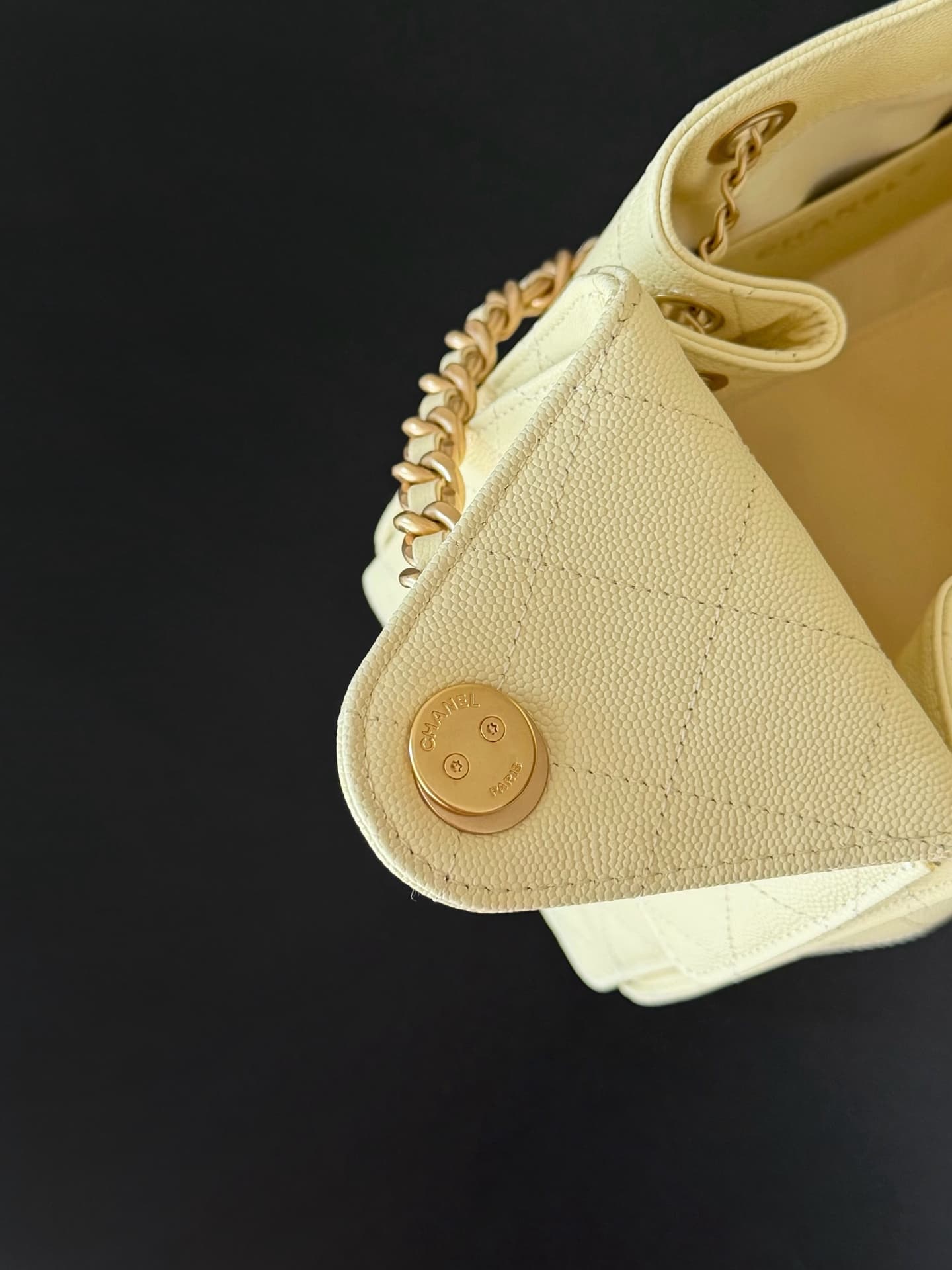 Chanel 25 Small Hobo handbag AS5293 Grained Calfskin& Gold-Tone Metal Light Yellow A