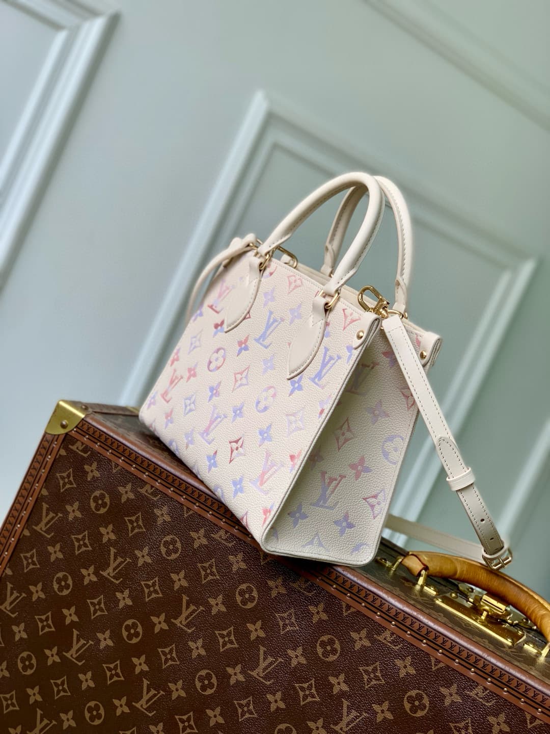 Louis Vuitton OnTheGo PM Embossed grained cowhide leather M25770 Dream Cream High