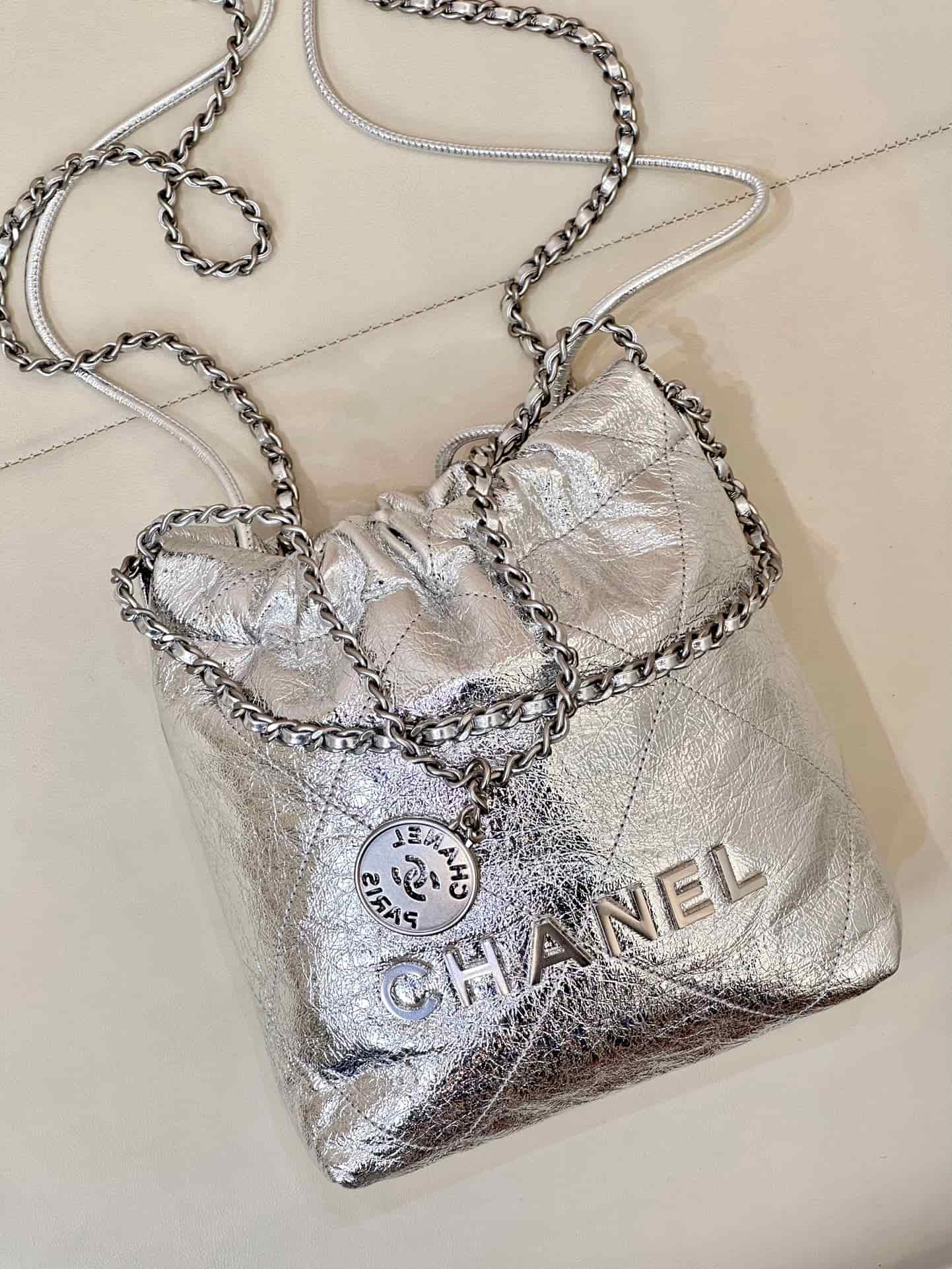 Chanel 22 MINI HANDBAG Metallic Calfskin & Silver-Tone Metal Silver AS3980 TOP