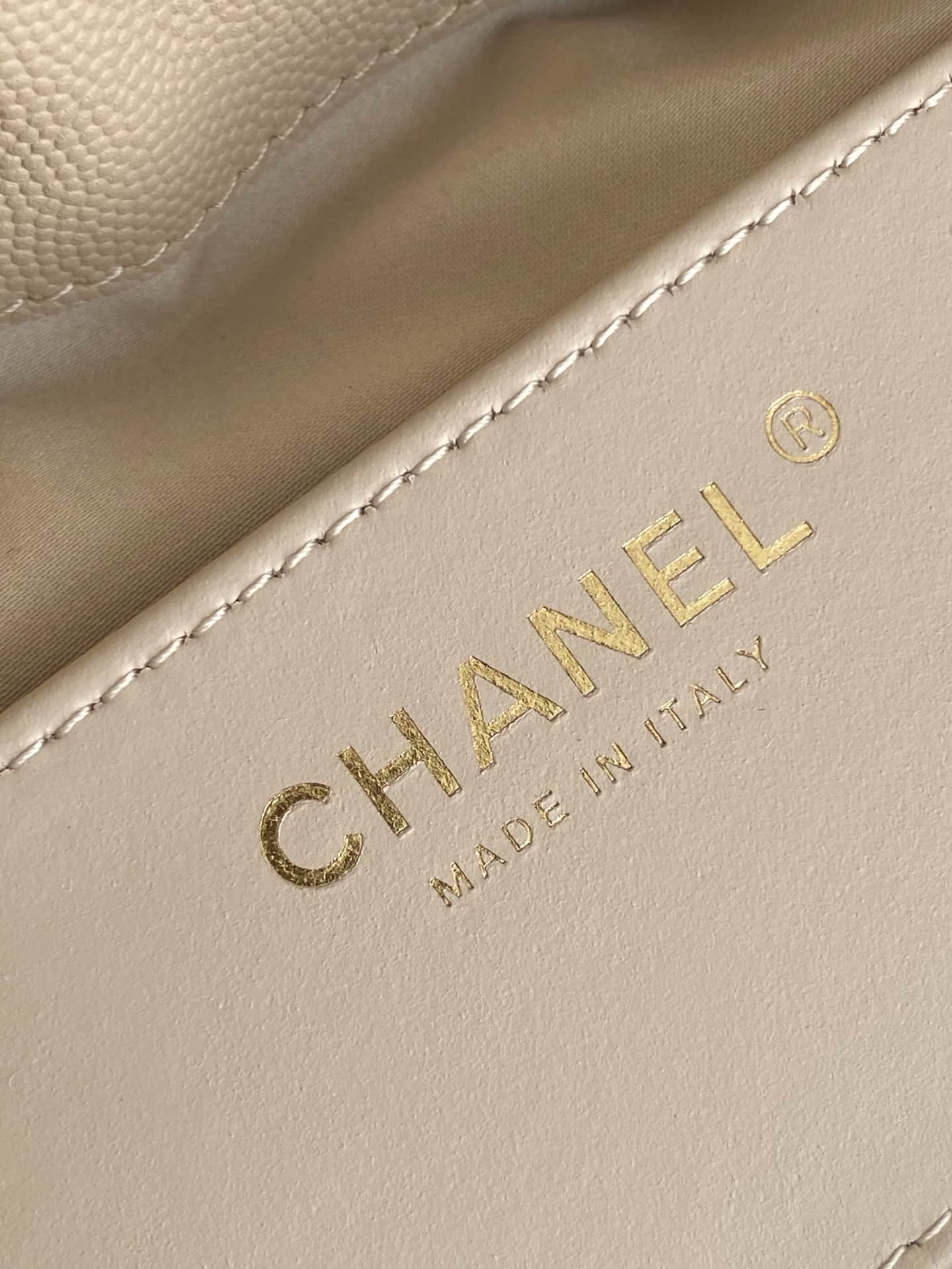 Chanel 25 Mini Hobo handbag AS5631 Grained calfskin & gold-tone metal Champagne A