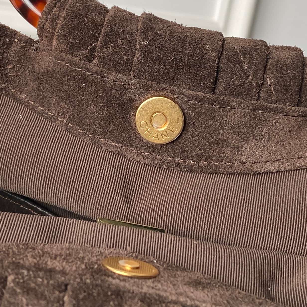 Chanel Medium Hobo Bag Suede Calfskin Turtoise-Shell Effect Plexi & Gold-Tone Metal Brown AS6010 High