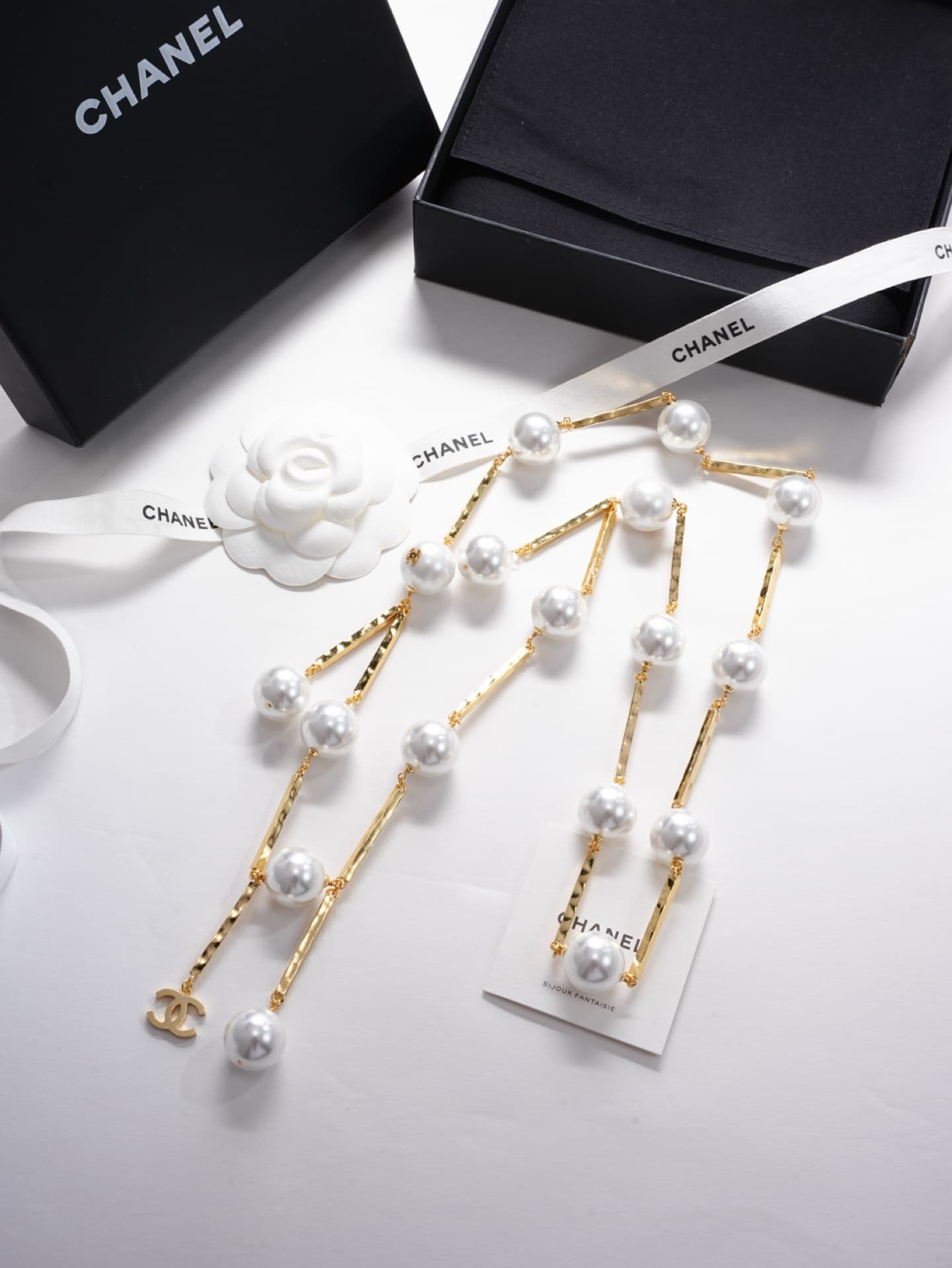 Chanel Necklace Metal & Resin Gold & Pearly White High