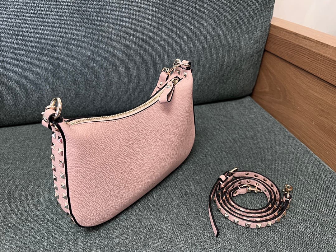 Valentino Garavani Rockstud Hobo bag in grainy light pink calfskin high