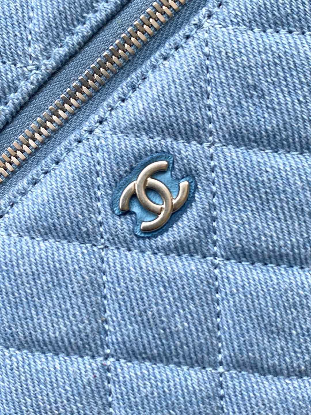 Chanel VANITY WITH CHAIN AP4407 Denim & Small Logo & Anti Silver-Tone Metal Blue High