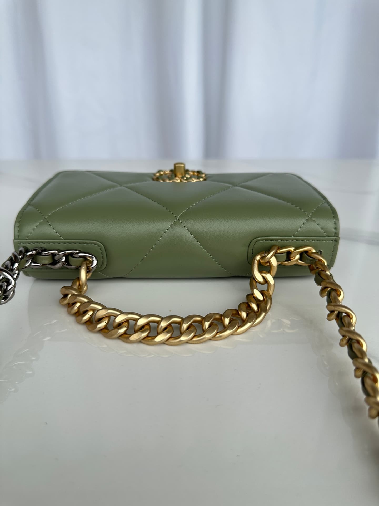 Chanel Wallet on Chain Lambskin Leather & Gold-Tone Metal Green AP0957 A