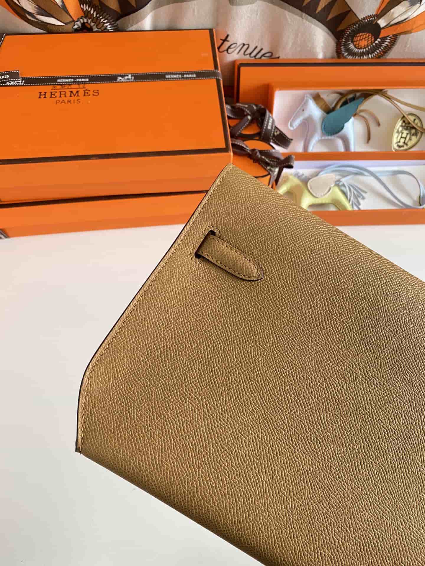 Hermes Kelly Depeches 25 Pouch Epsom Leather Sesame WAX High