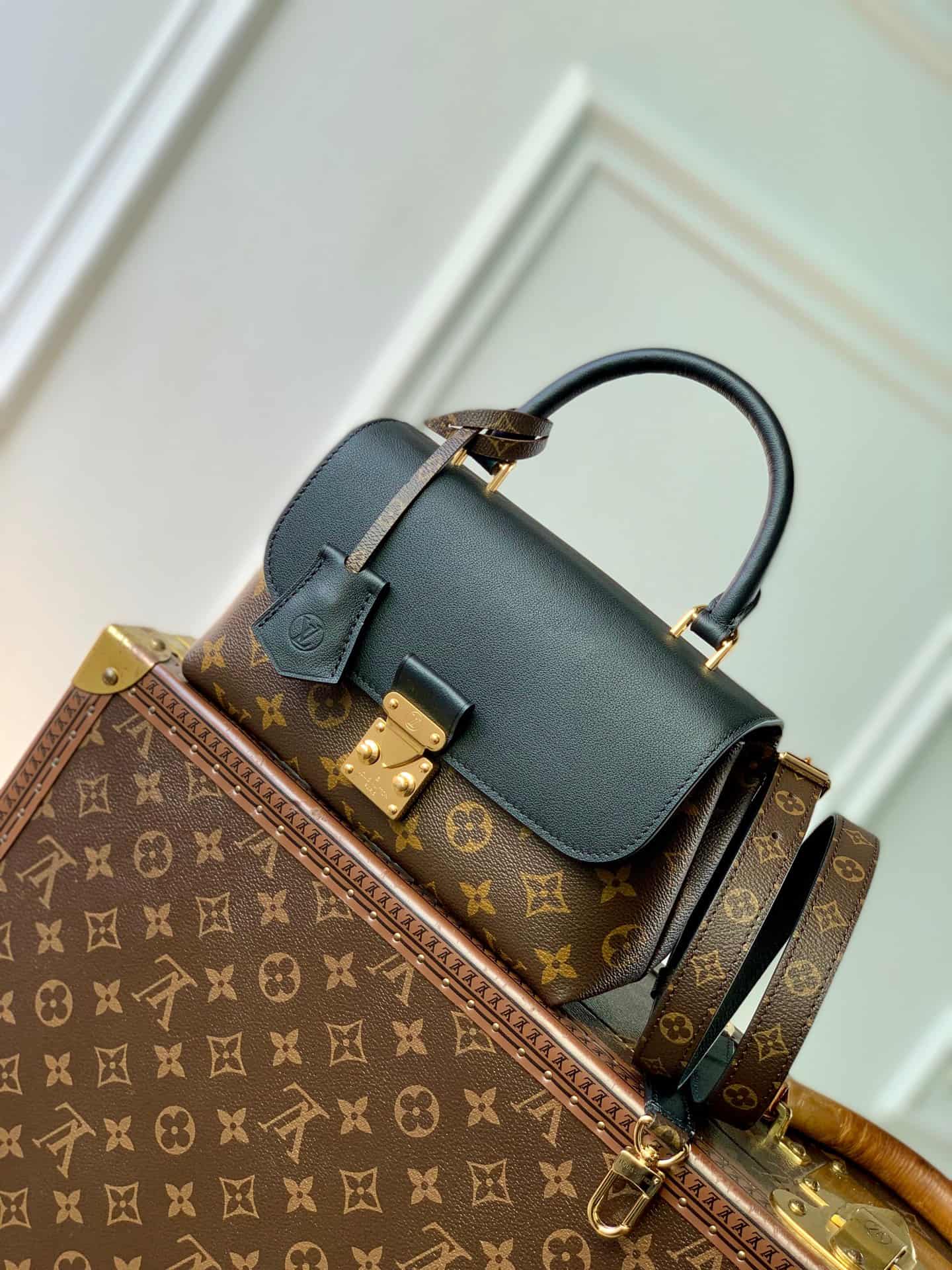 Louis Vuitton Madeleine BB Monogram M27511 High