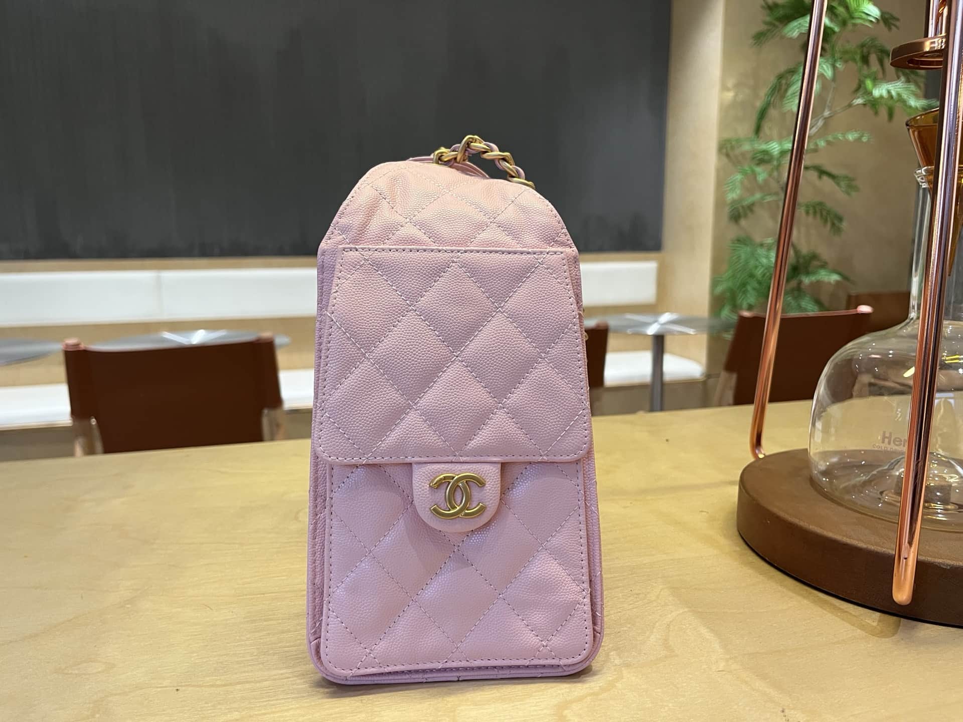 Chanel 25 Small Hobo handbag AS5293 Grained Calfskin & Gold-tone Metal Pink A