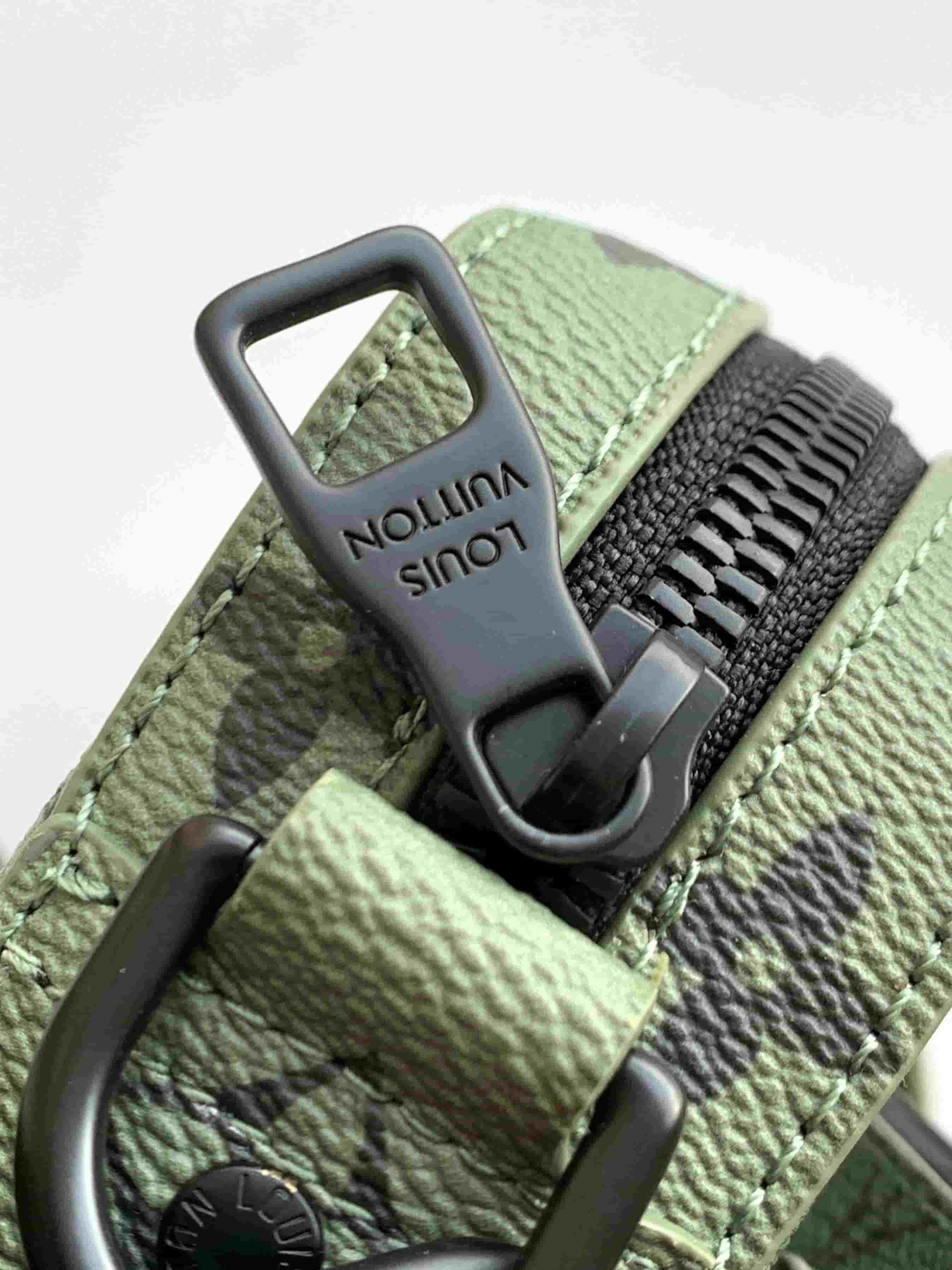 Louis Vuitton Trio Messenger Bag in Khaki Green M23783 High