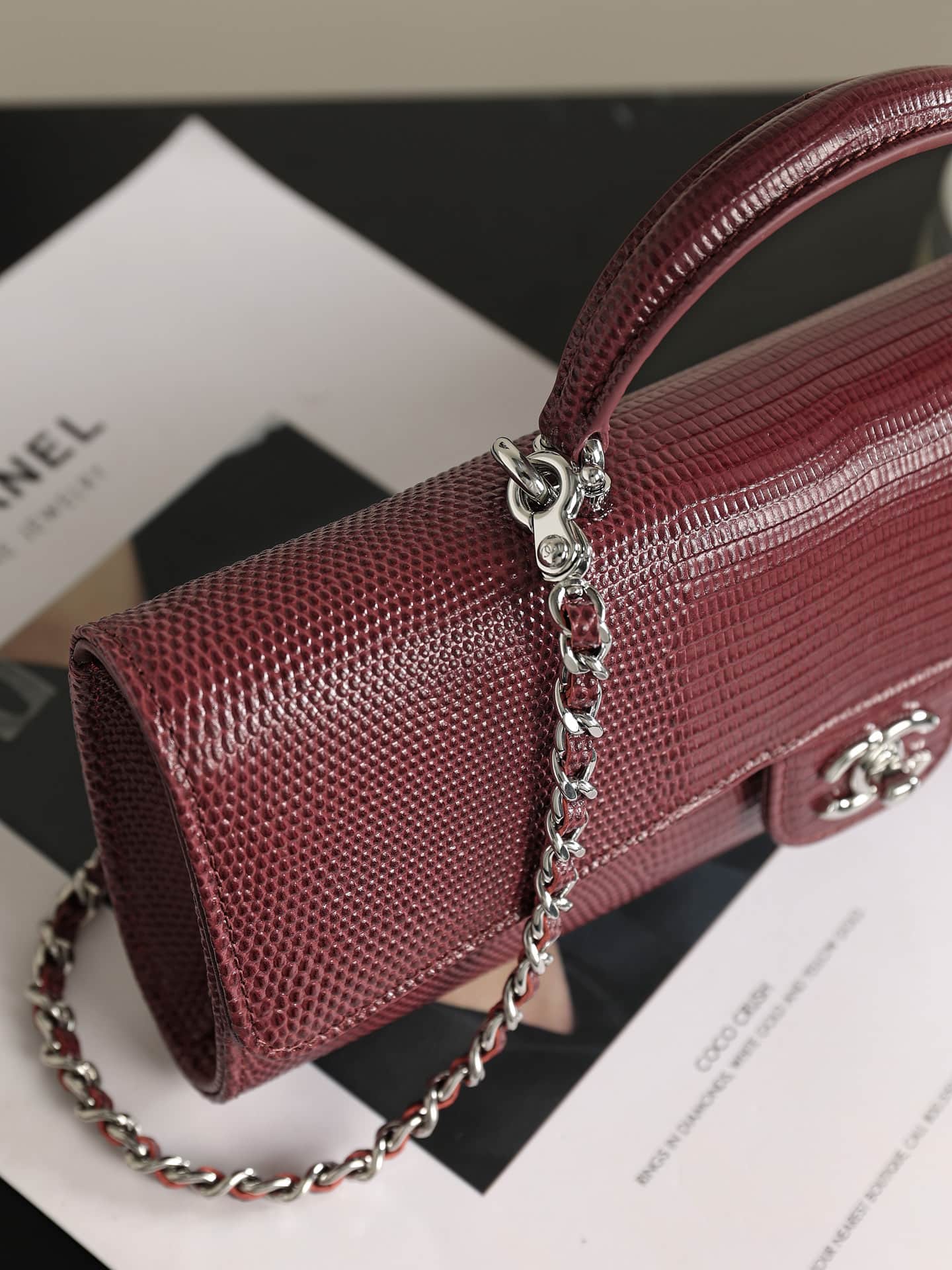 Chanel Clutch with chain Lizard Embossed Calfskin & Silver-Tone Metal Burgundy AP5280 A