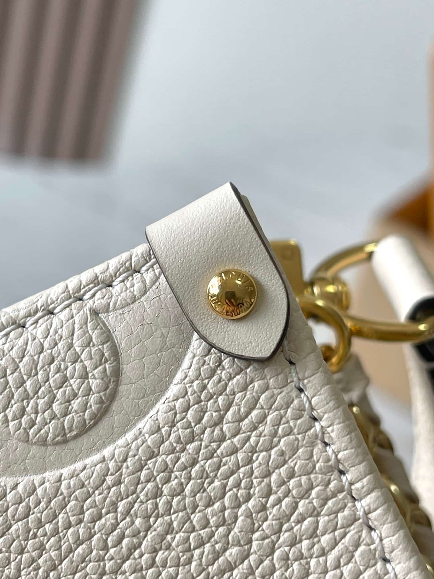 Louis Vuitton OnTheGo East West Monogram Empreinte Leather M23698 Top