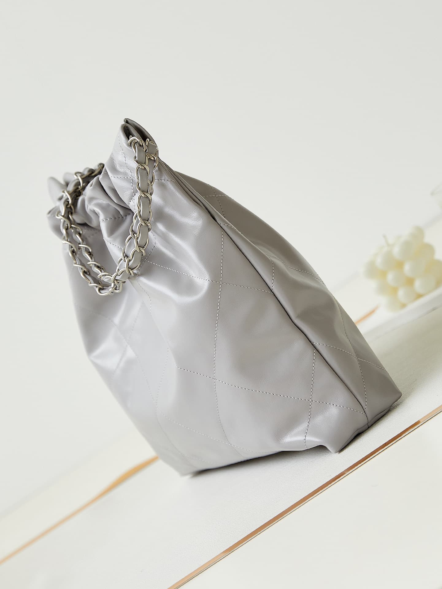 Chanel 22 SMALL HANDBAG Shiny Calfskin & Silver-Tone Metal AS3260 Grey A