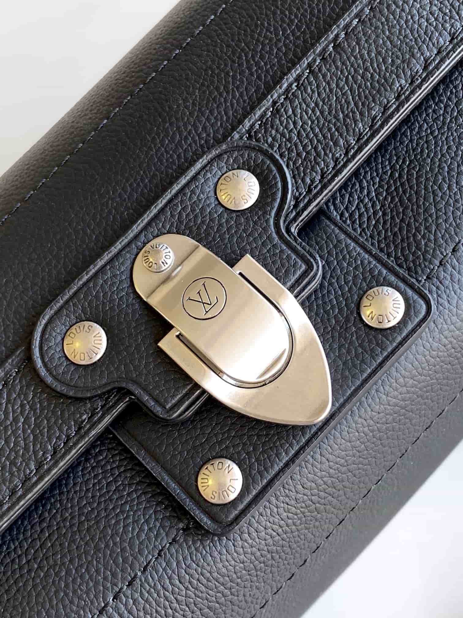 Louis Vuitton Soul Trunk bag black leather M11615 High