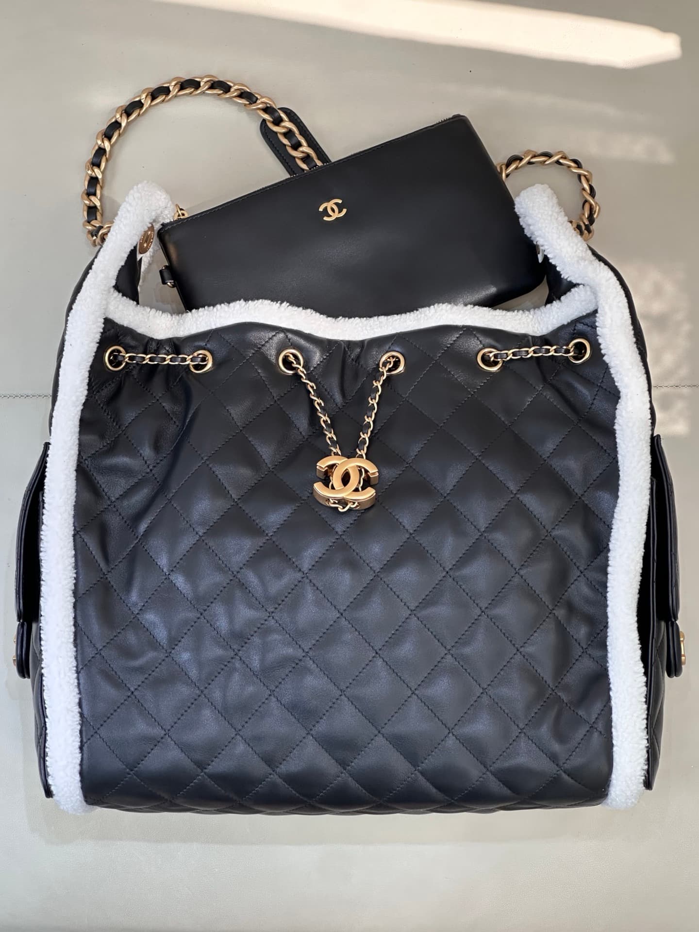 Chanel 25 Medium Hobo handbagAS5311 Suede &Shearling &Gold-tone Metal Black TOP