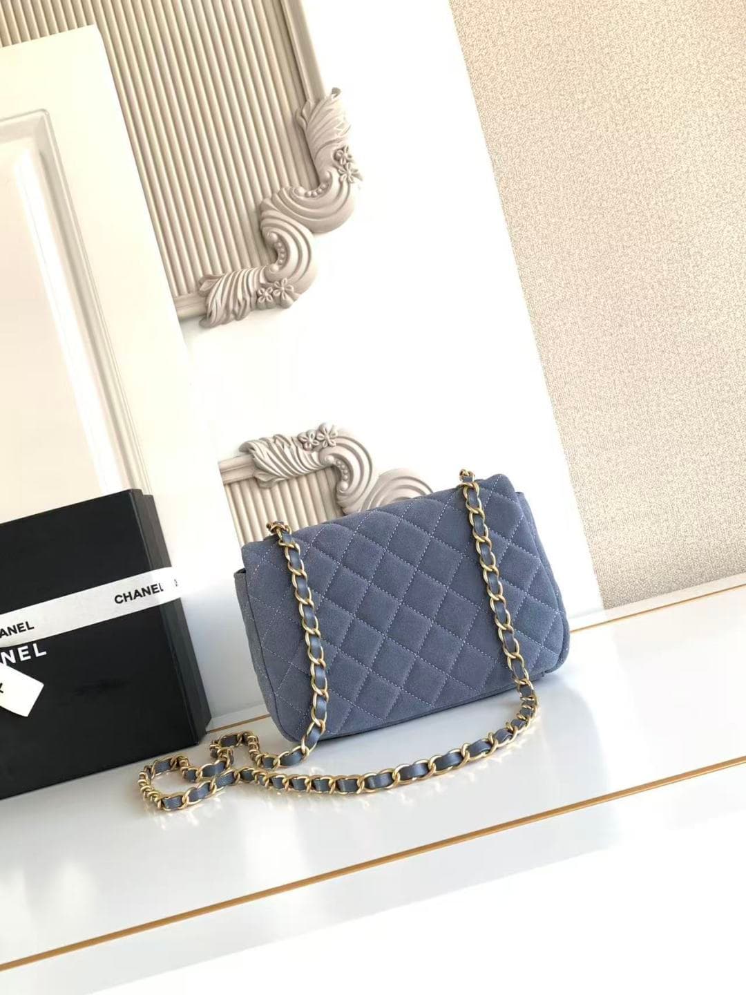 Chanel Classic Flap bag in Blue Suede & Gold-Tone Metal AS5989 A