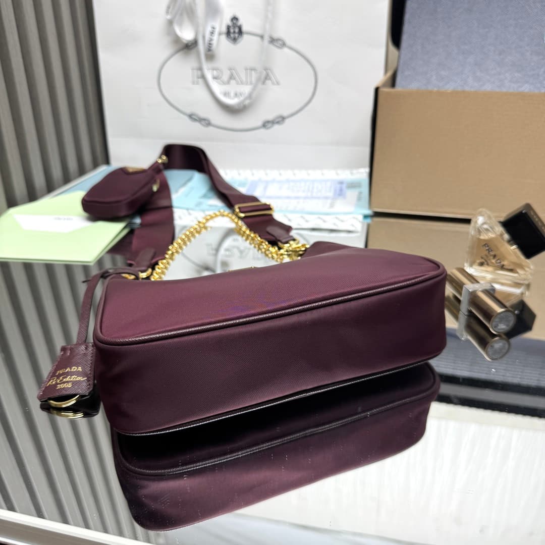 Prada Re-Edition 2005 Nylon bag 1BH204 Claret High