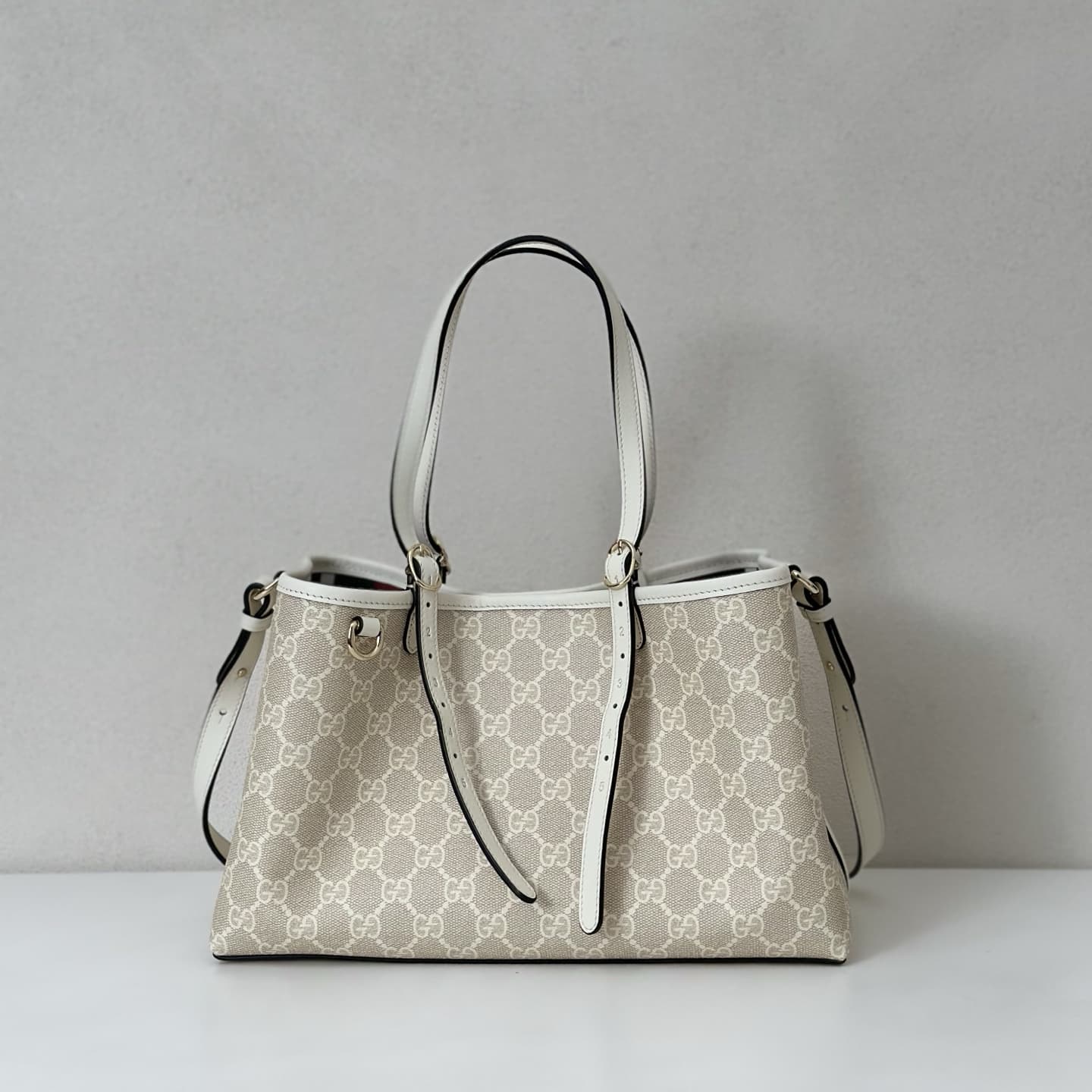 Gucci GG Emblem medium tote bag 815214 High
