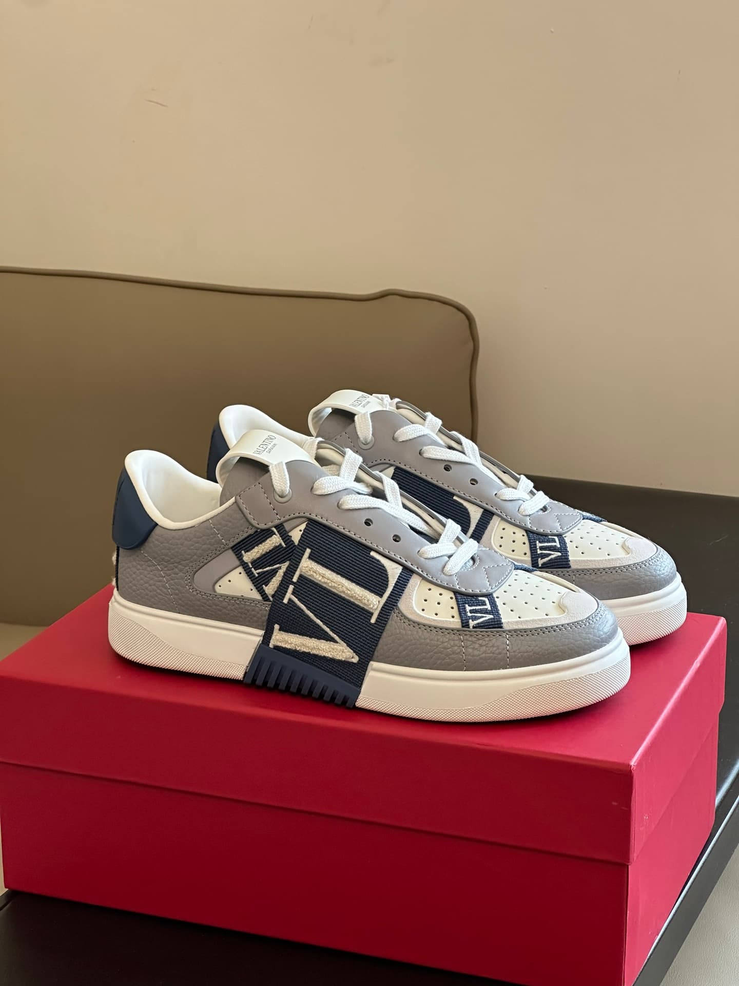 Valentino Garavani VLTN low-top Sneakers Men Women